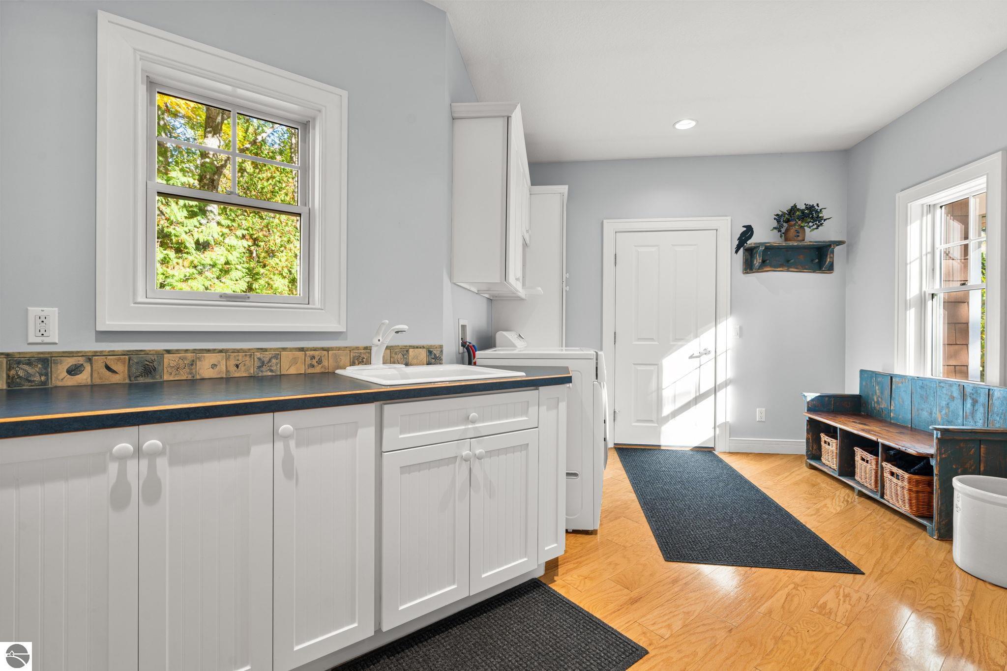 4903 Lake Shore Drive