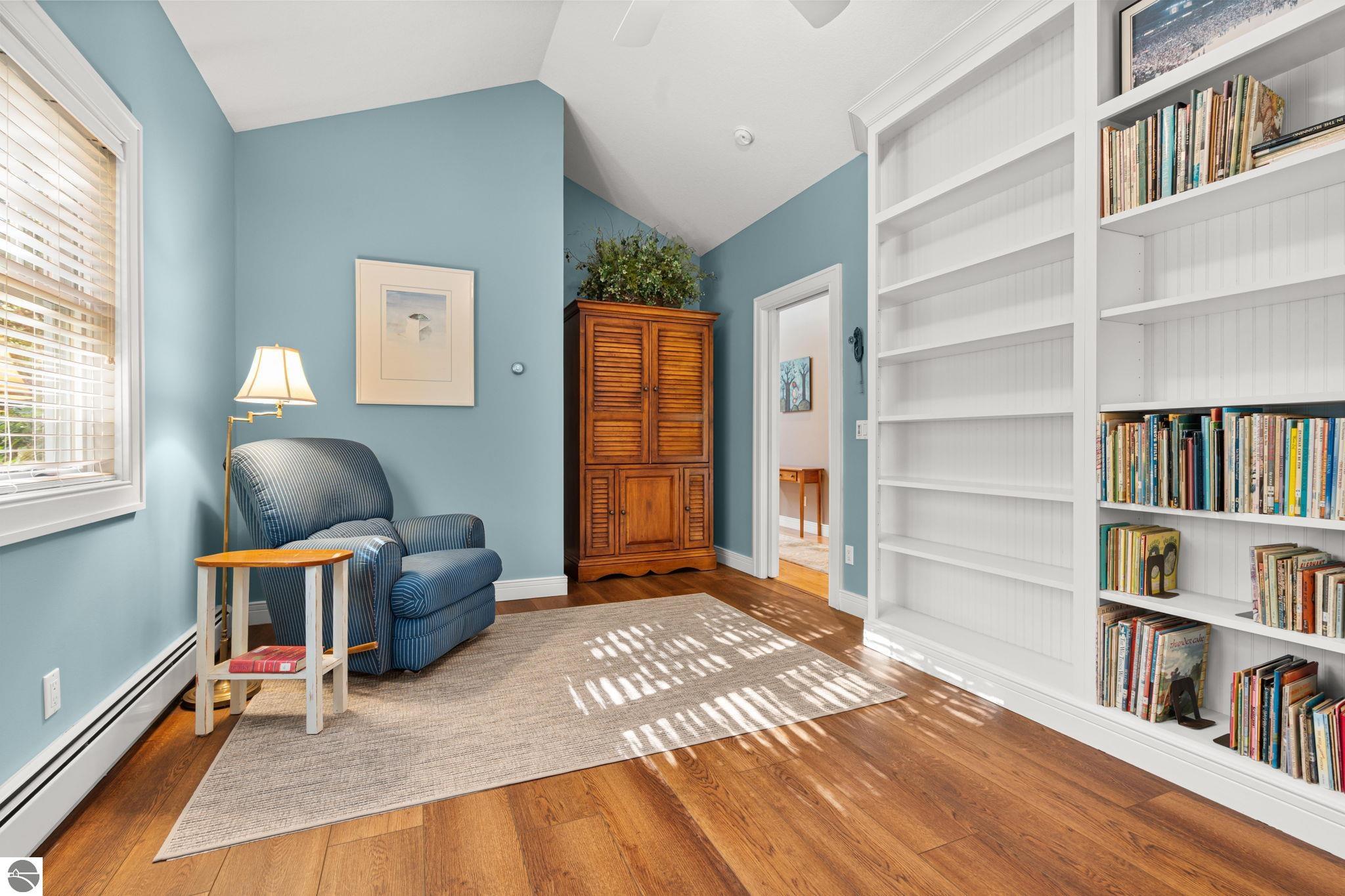 4903 Lake Shore Drive