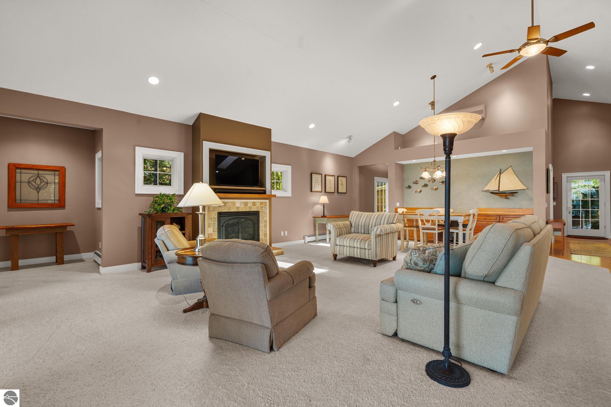 4903 Lake Shore Drive