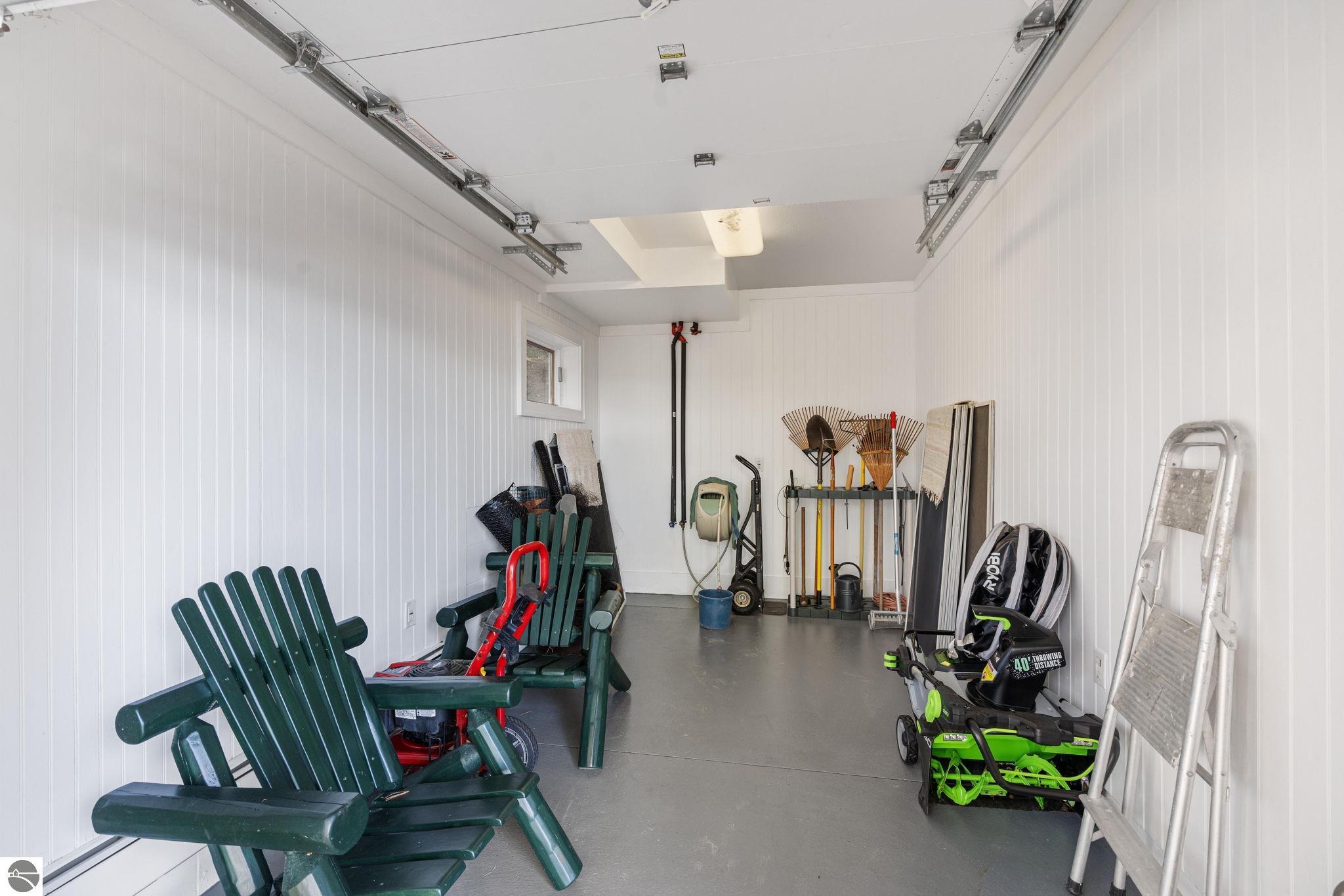 4903 Lake Shore Drive