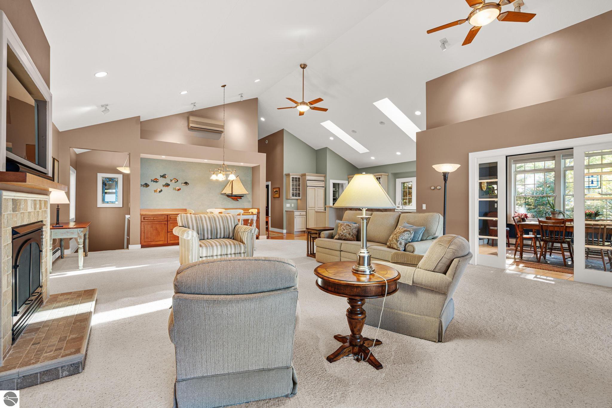 4903 Lake Shore Drive