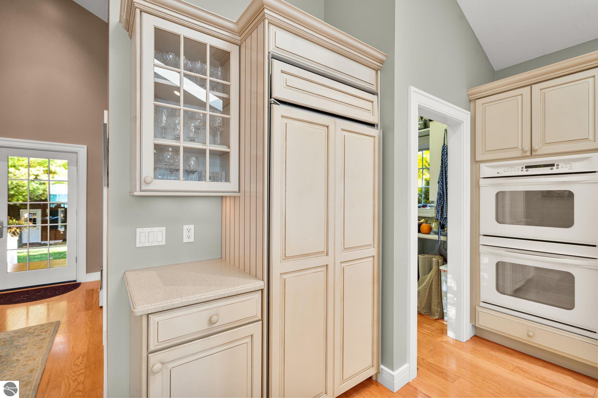 4903 Lake Shore Drive