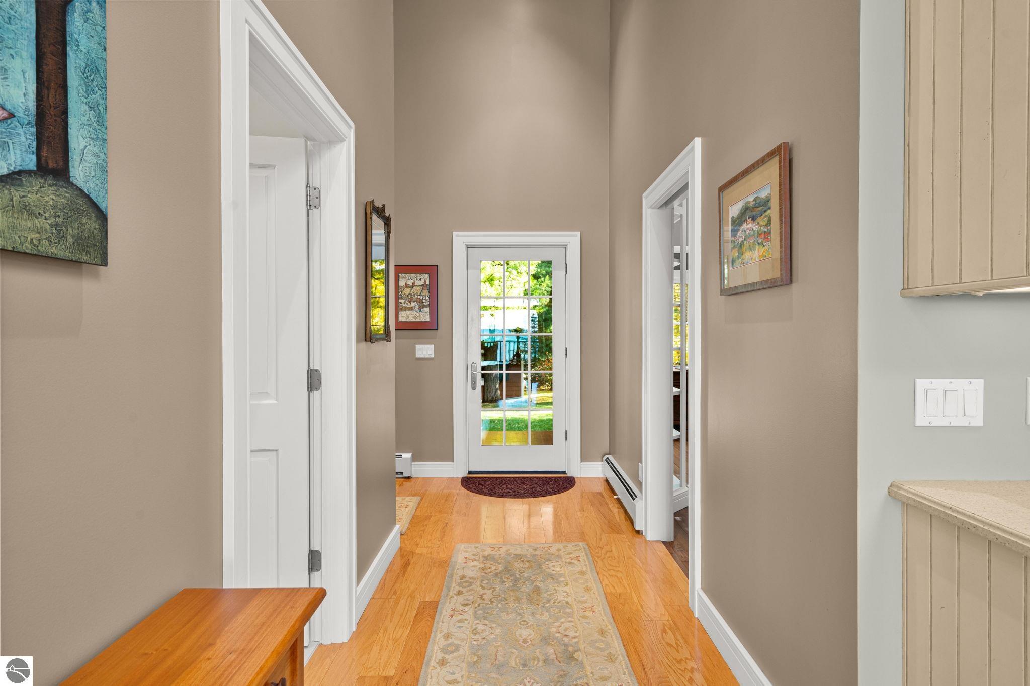 4903 Lake Shore Drive