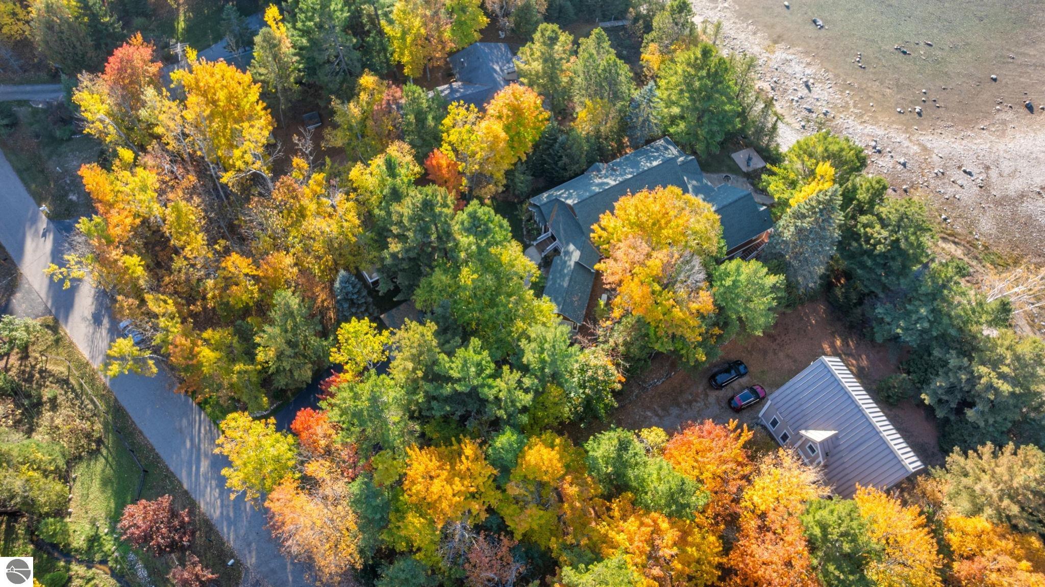 4903 Lake Shore Drive