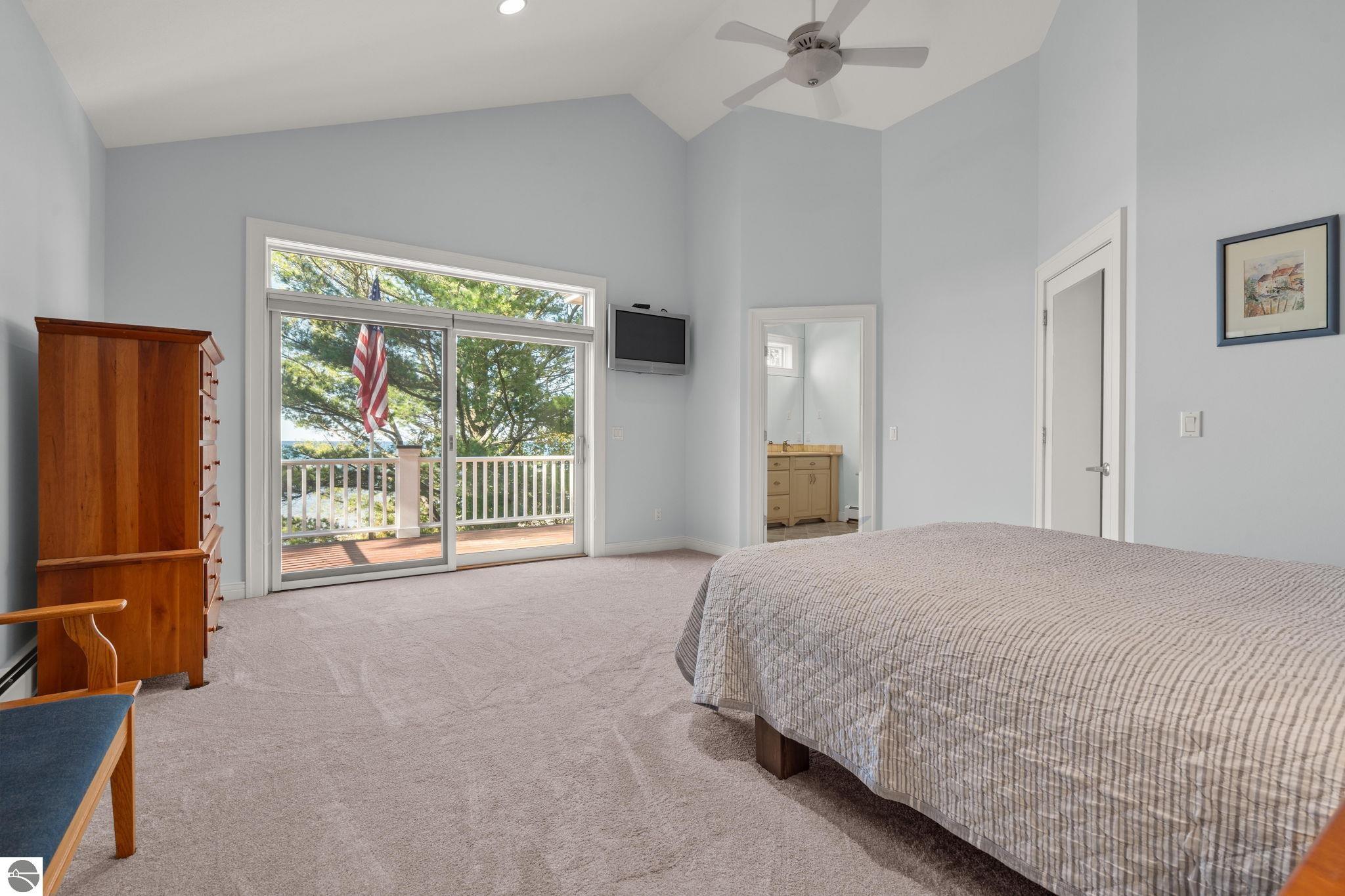 4903 Lake Shore Drive