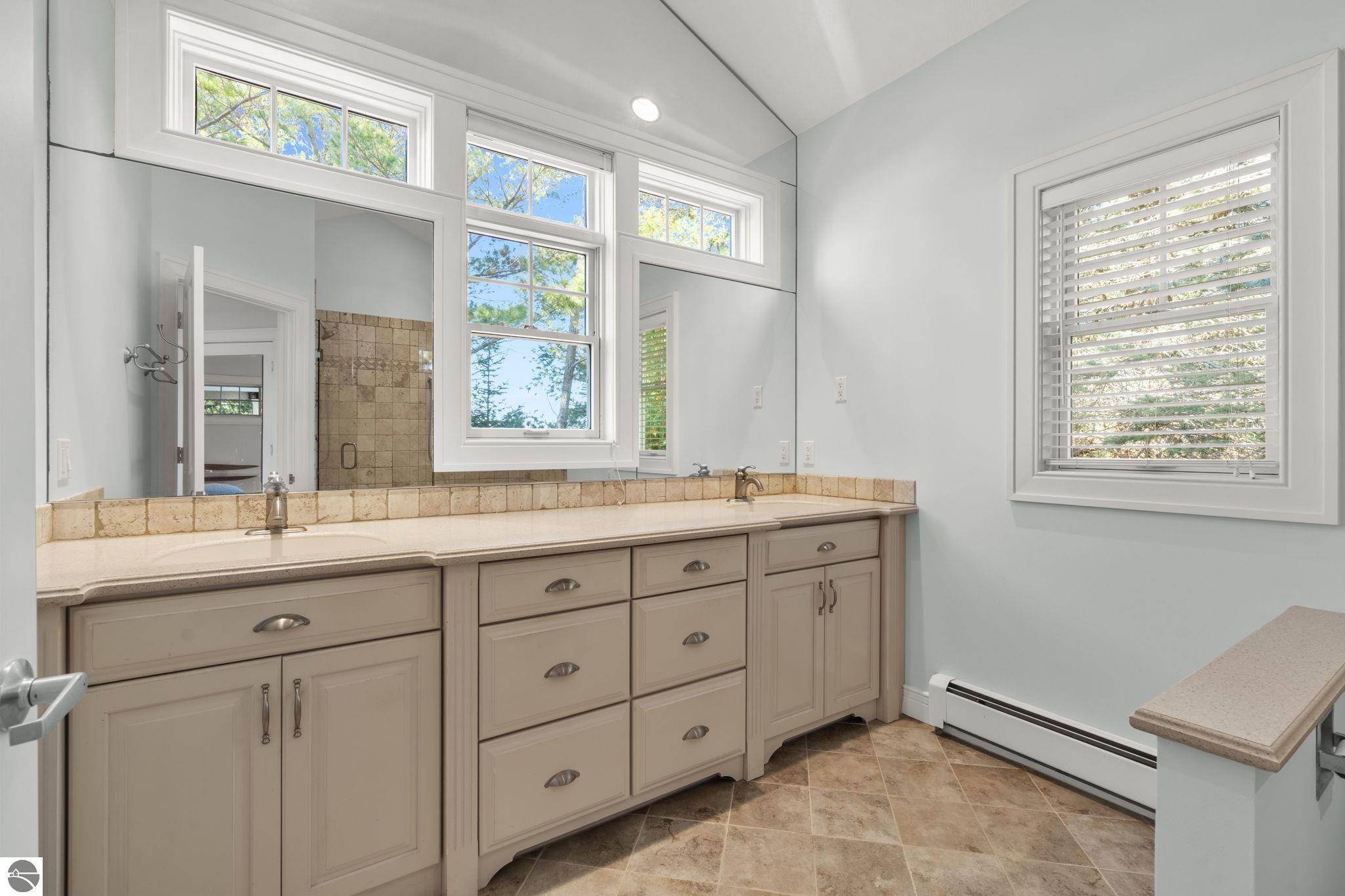 4903 Lake Shore Drive