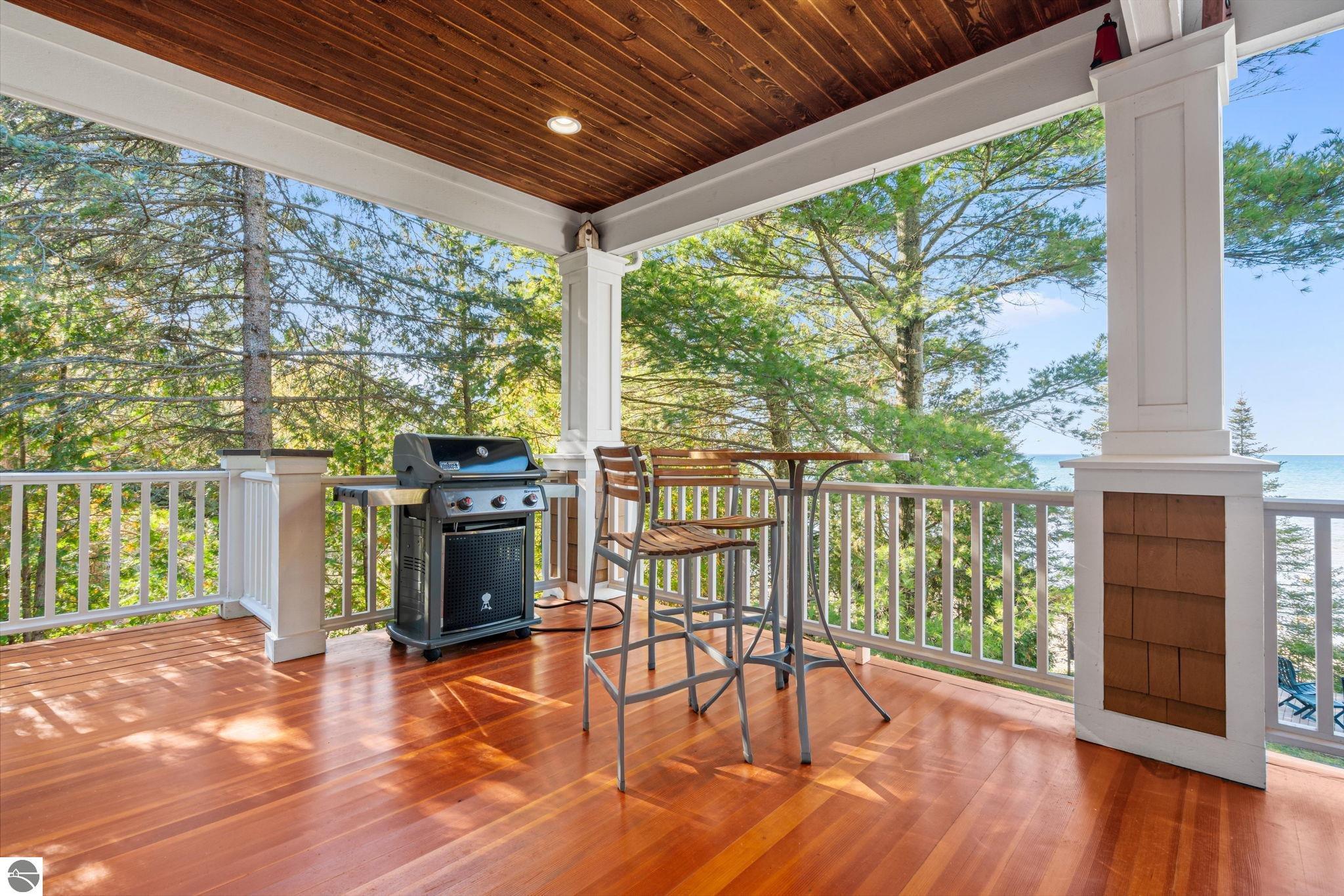 4903 Lake Shore Drive