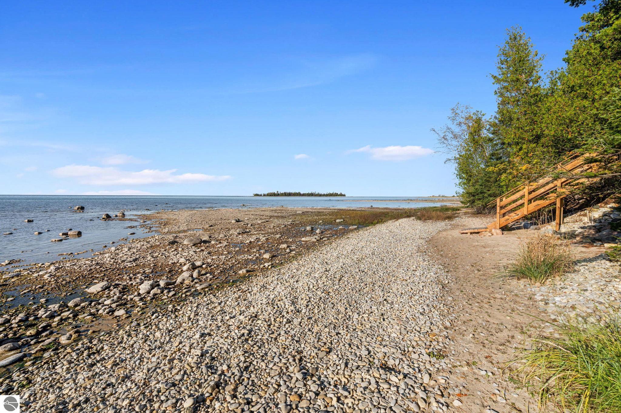 4903 Lake Shore Drive