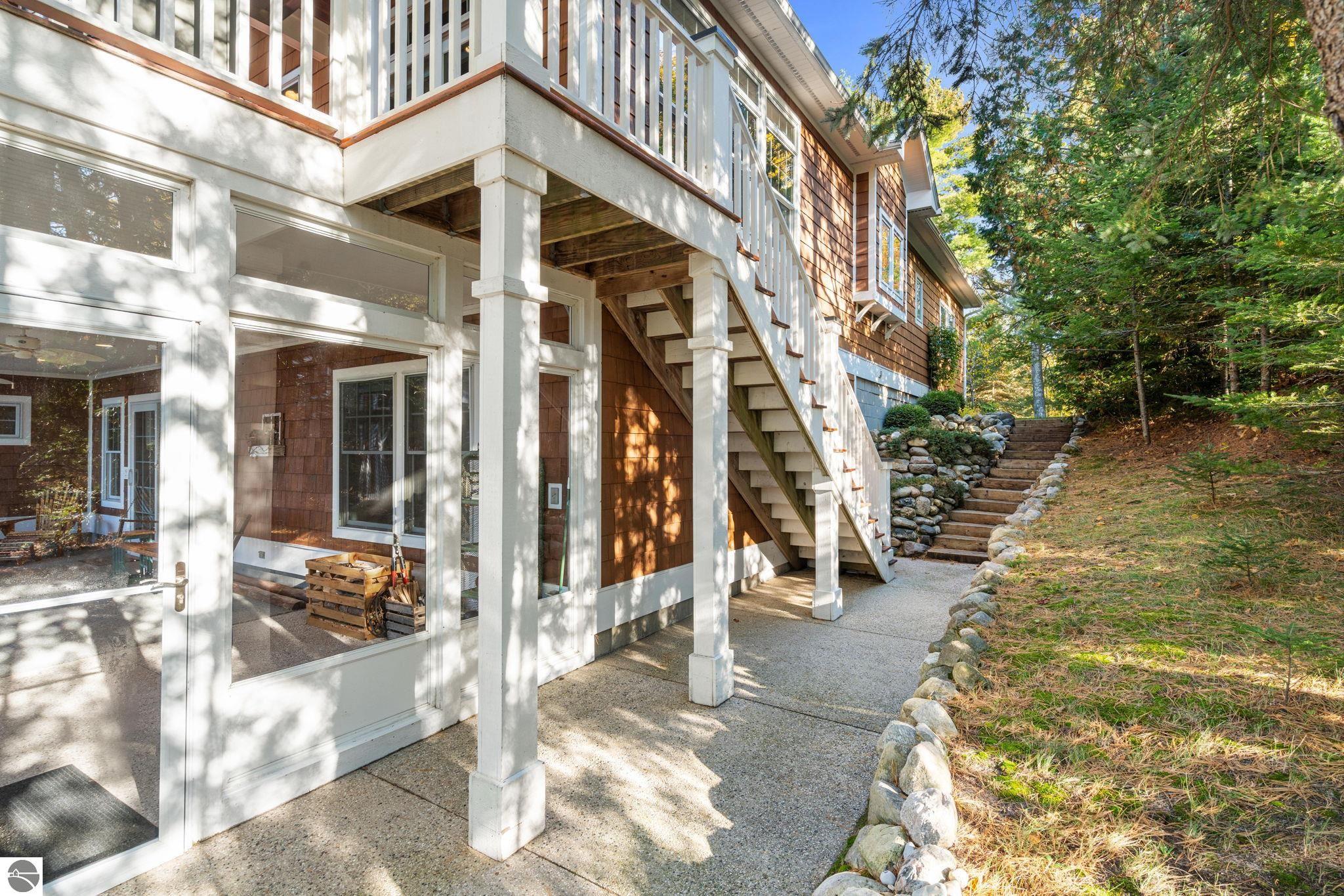 4903 Lake Shore Drive