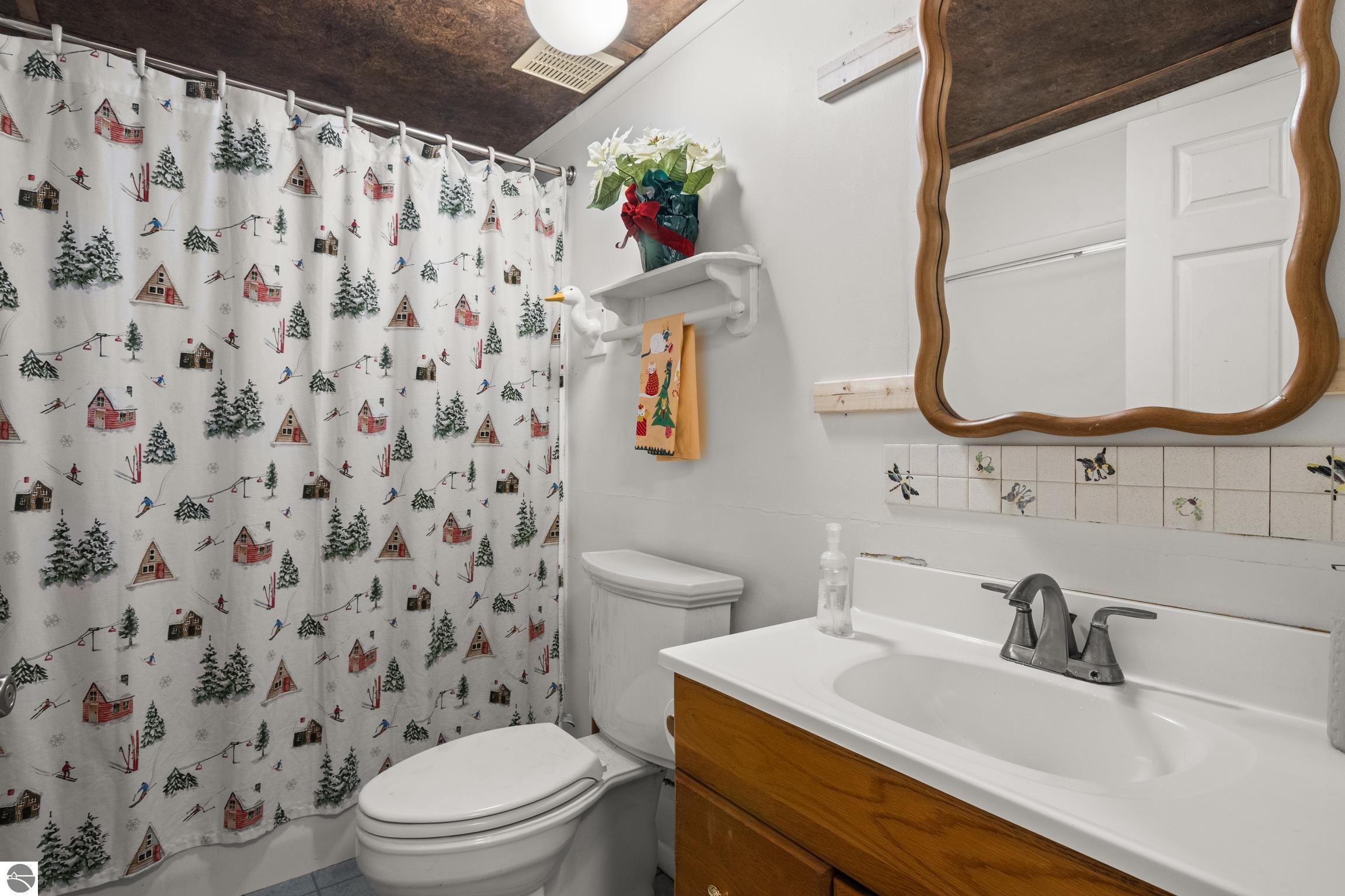 4411 Lakeview Trail