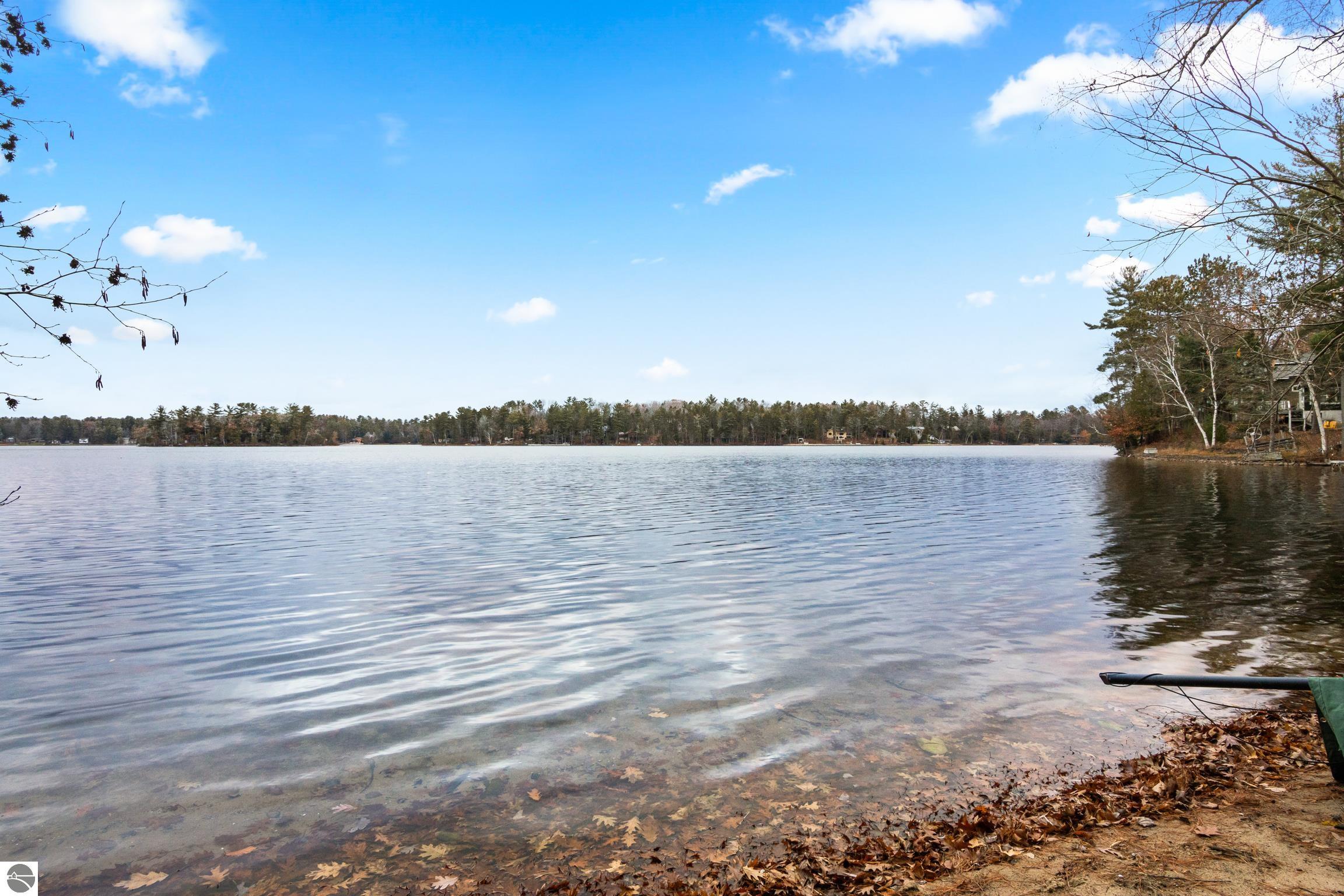4411 Lakeview Trail