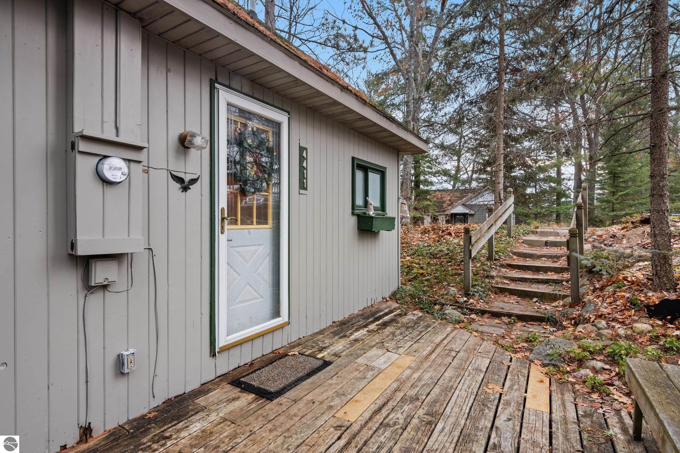 4411 Lakeview Trail