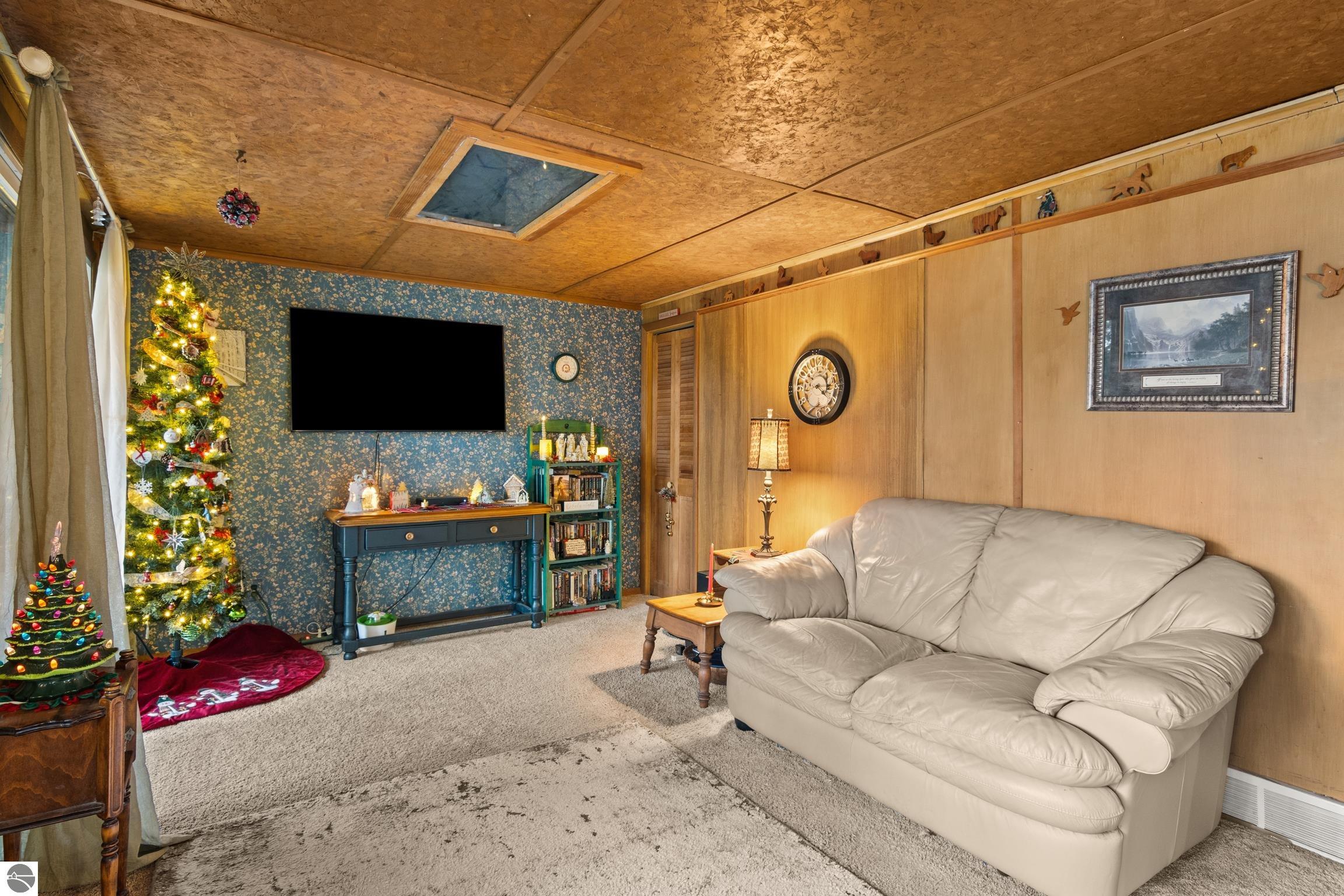 4411 Lakeview Trail