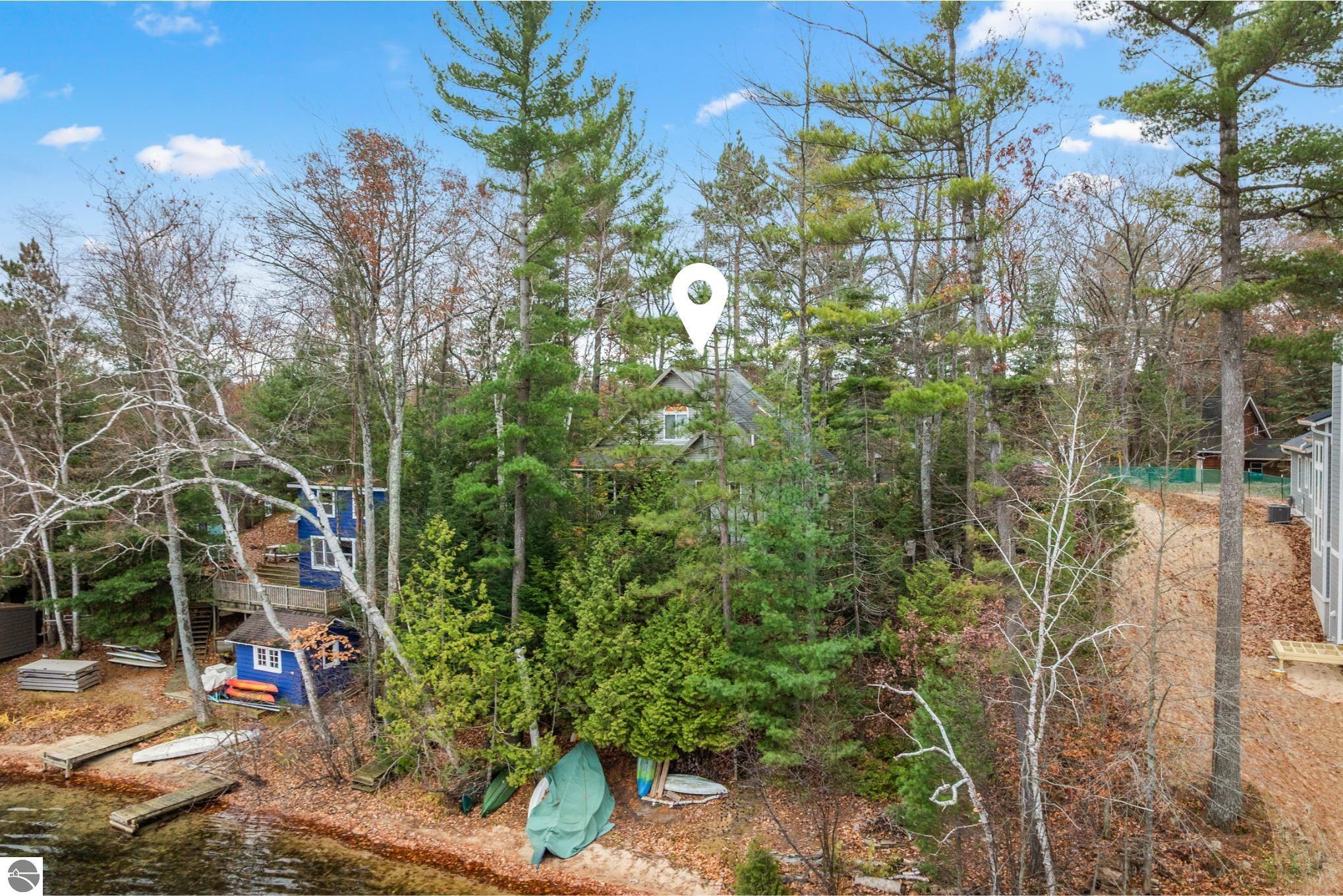 4411 Lakeview Trail