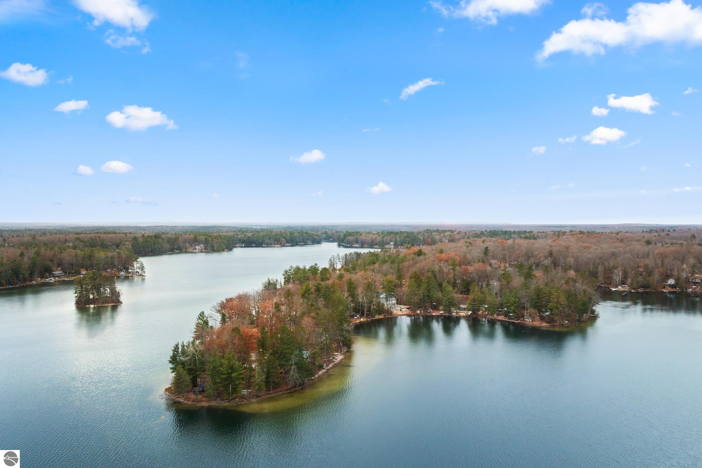 4411 Lakeview Trail