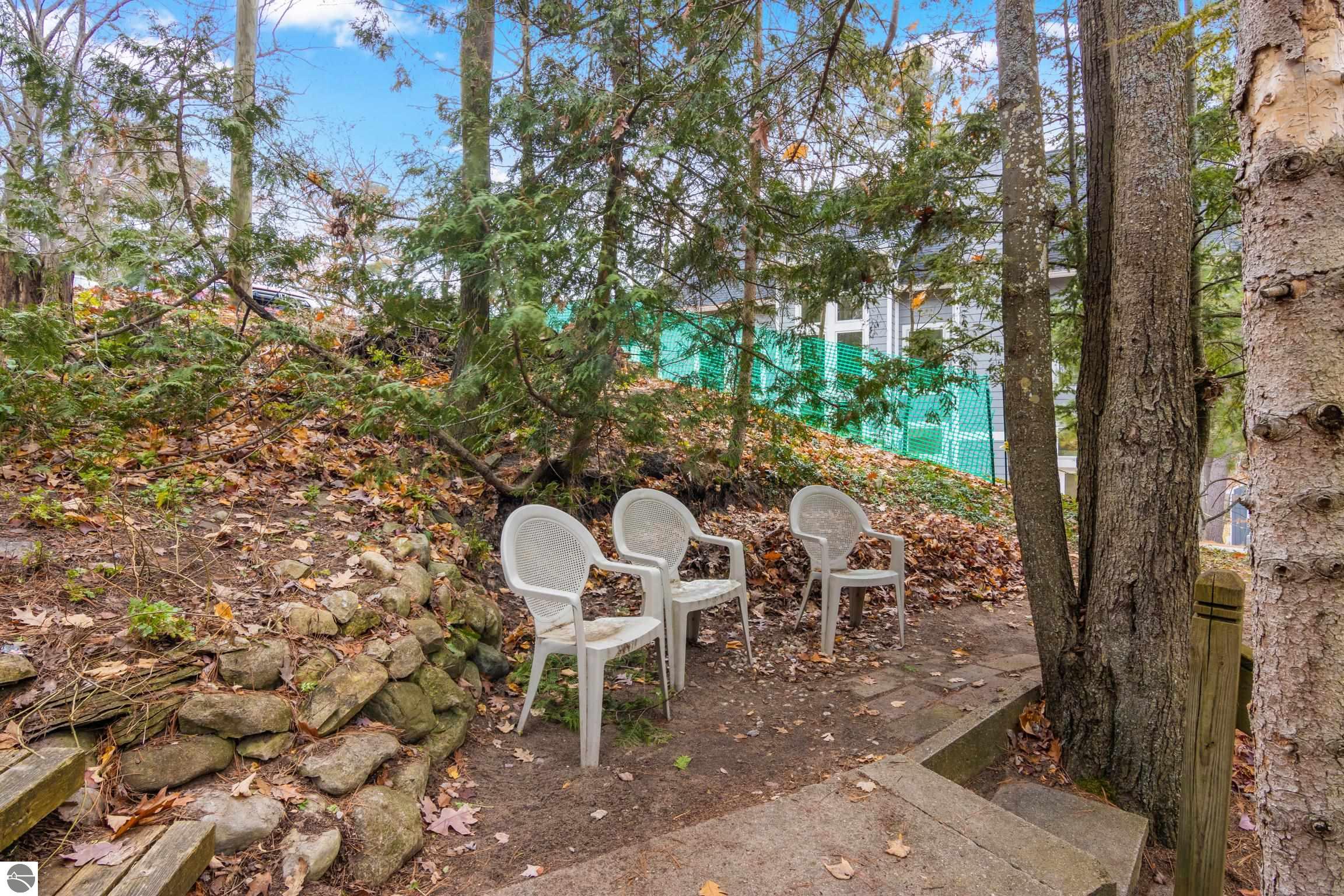 4411 Lakeview Trail