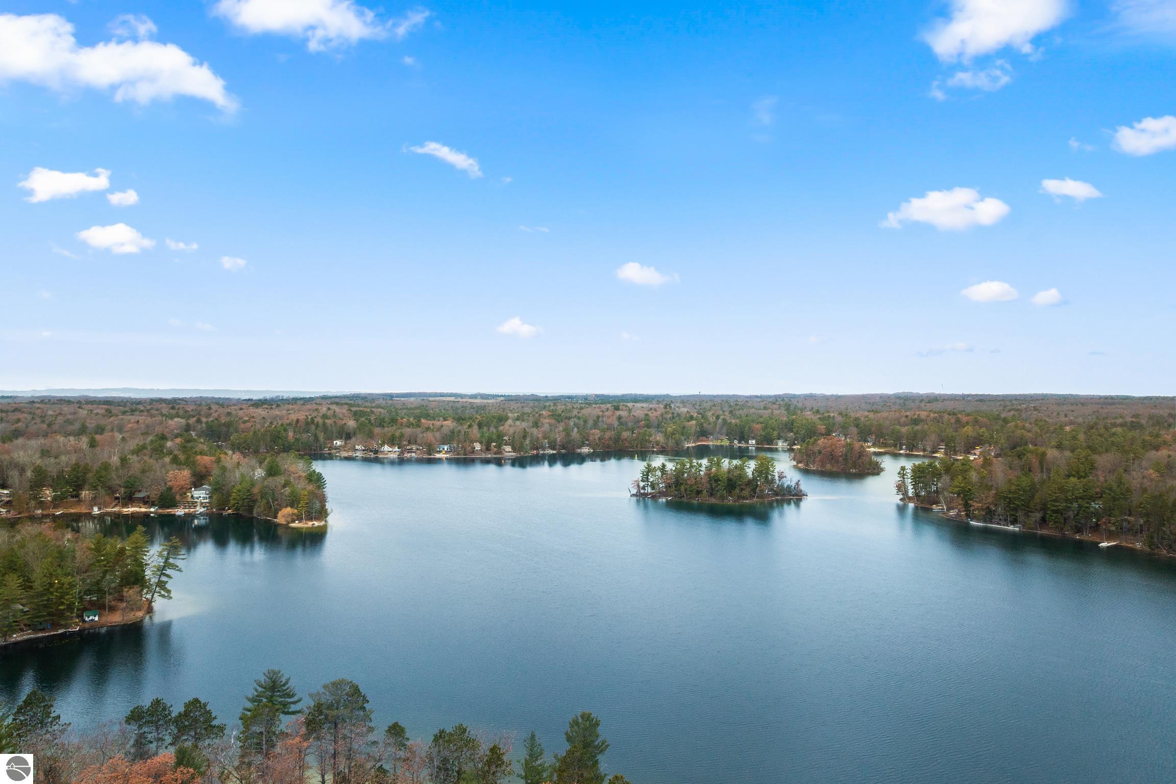 4411 Lakeview Trail