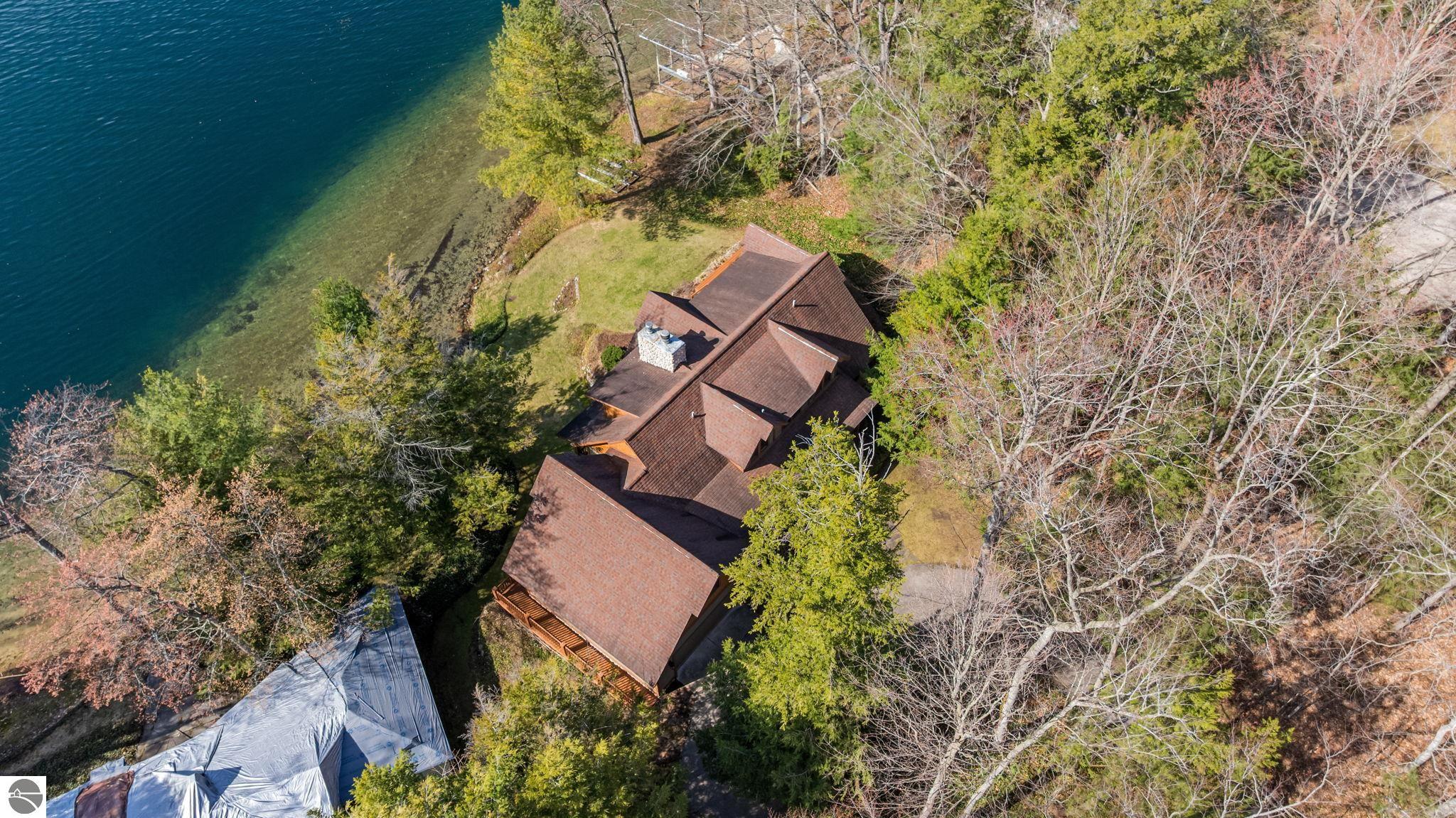 2962 Crescent Shores Drive