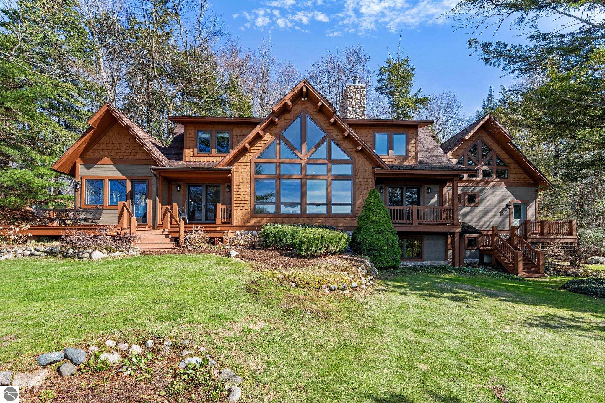 2962 Crescent Shores Drive