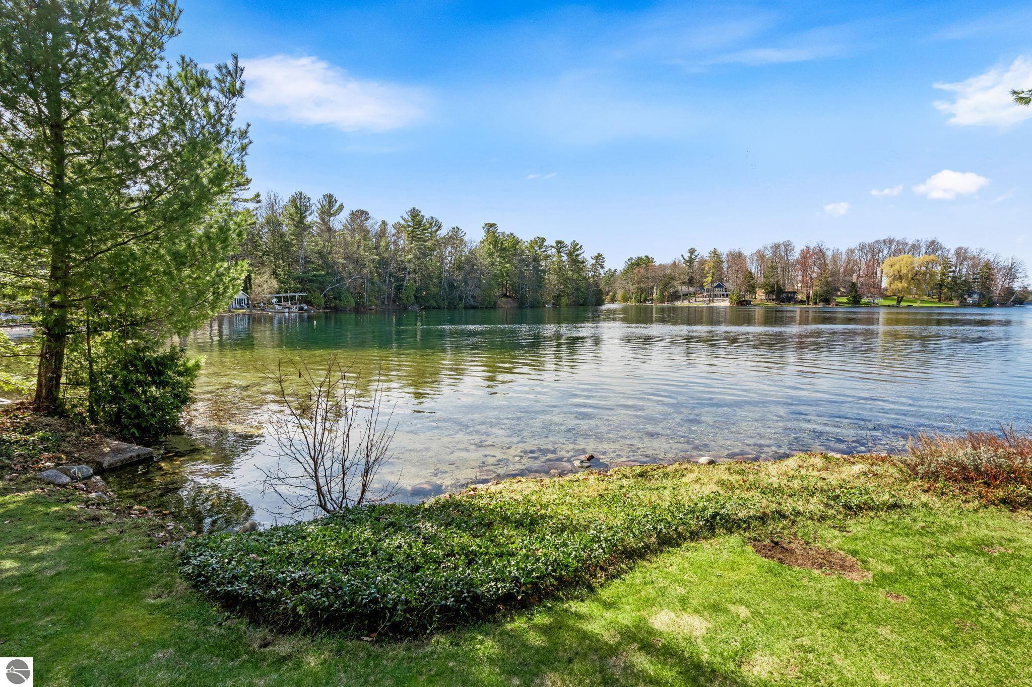 2962 Crescent Shores Drive