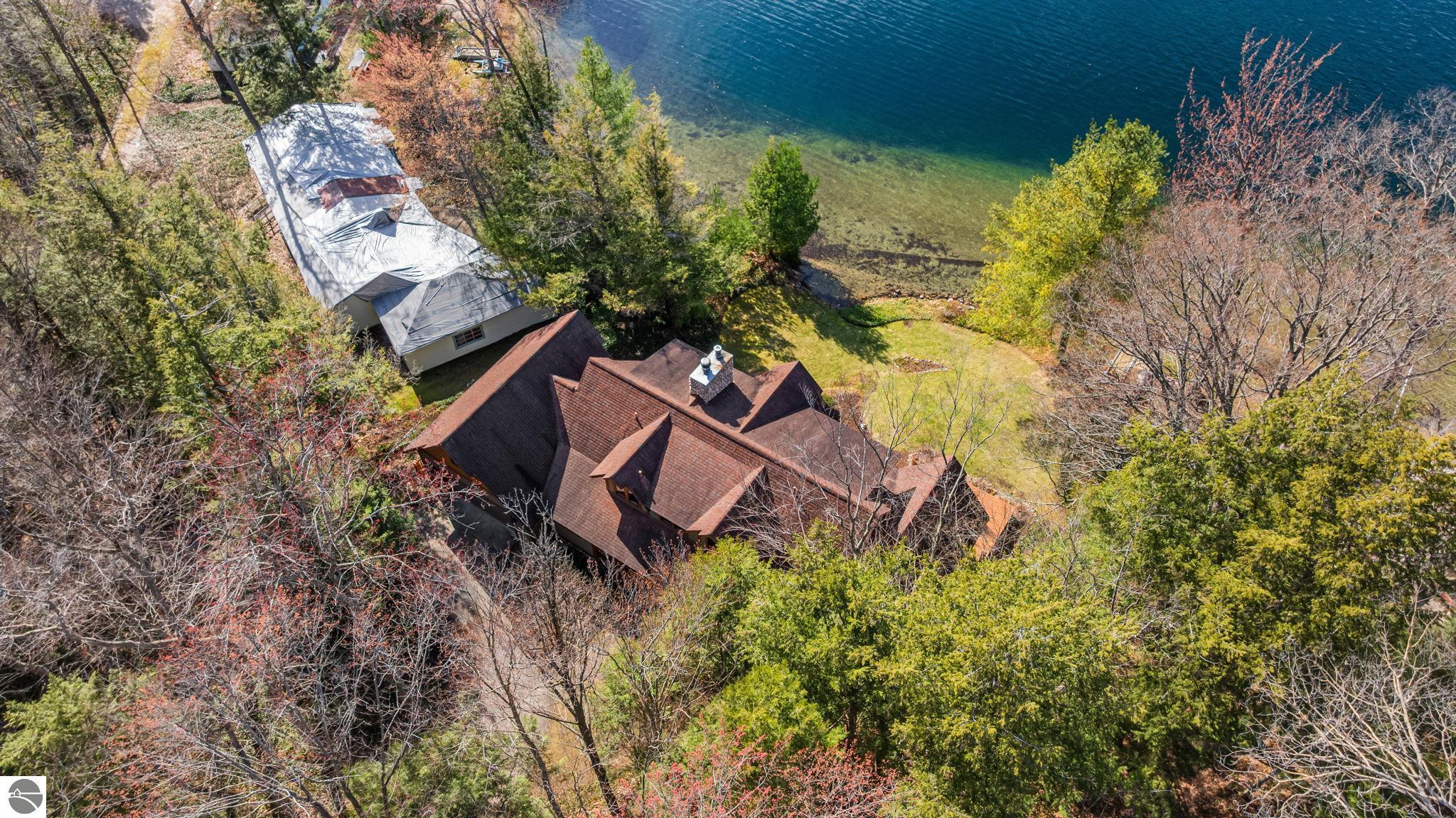 2962 Crescent Shores Drive