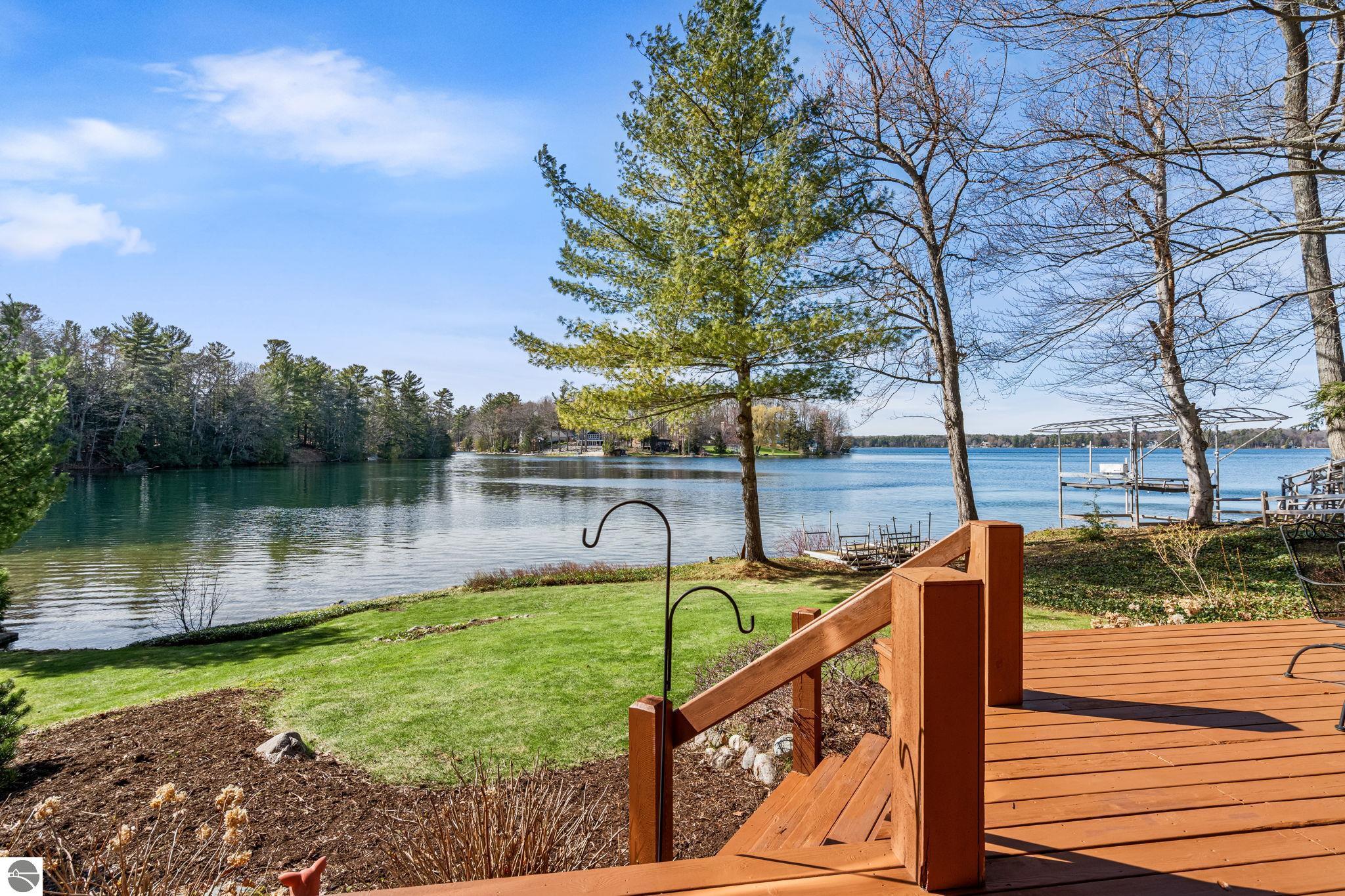 2962 Crescent Shores Drive
