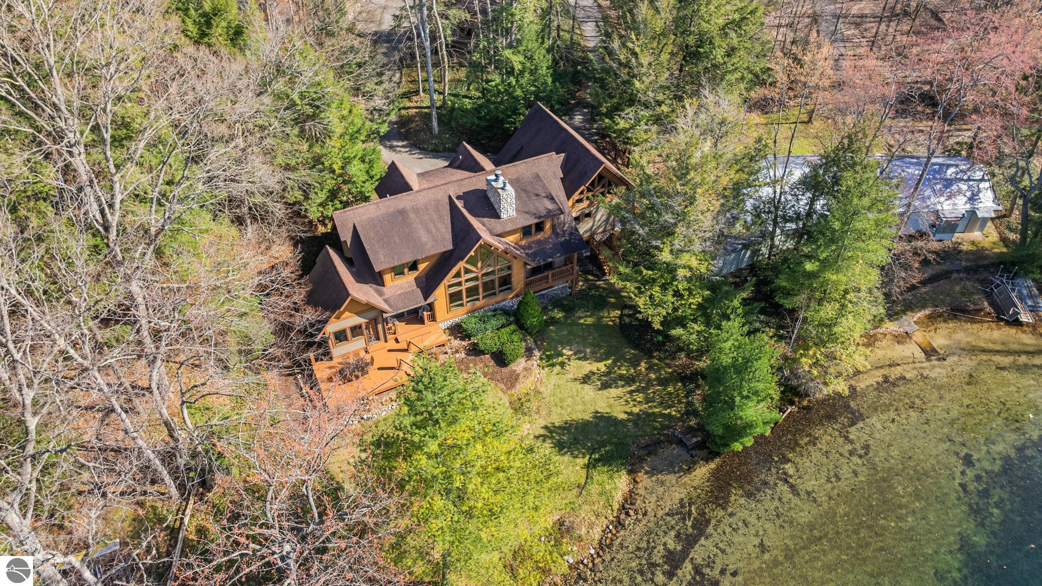 2962 Crescent Shores Drive