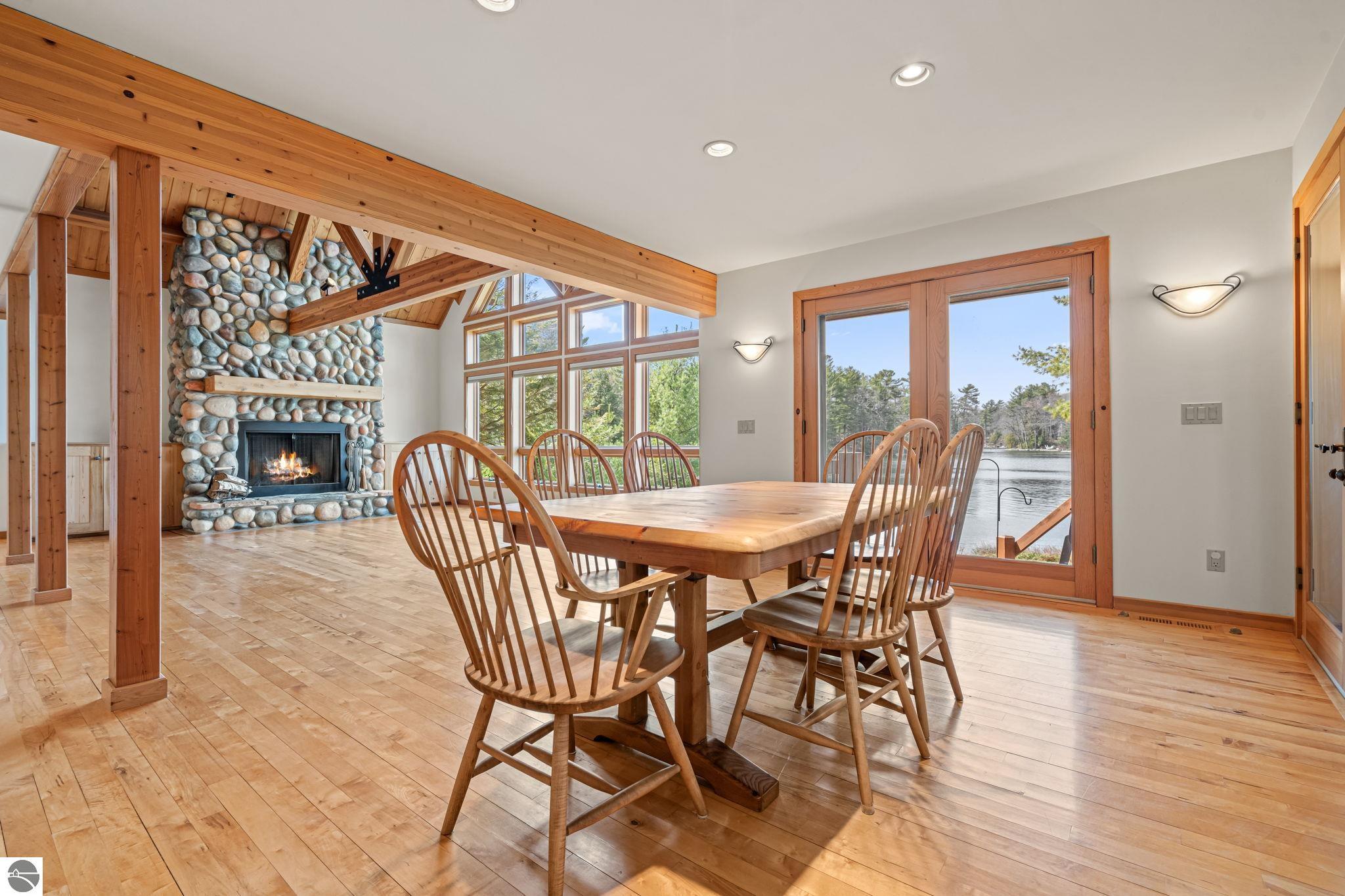 2962 Crescent Shores Drive