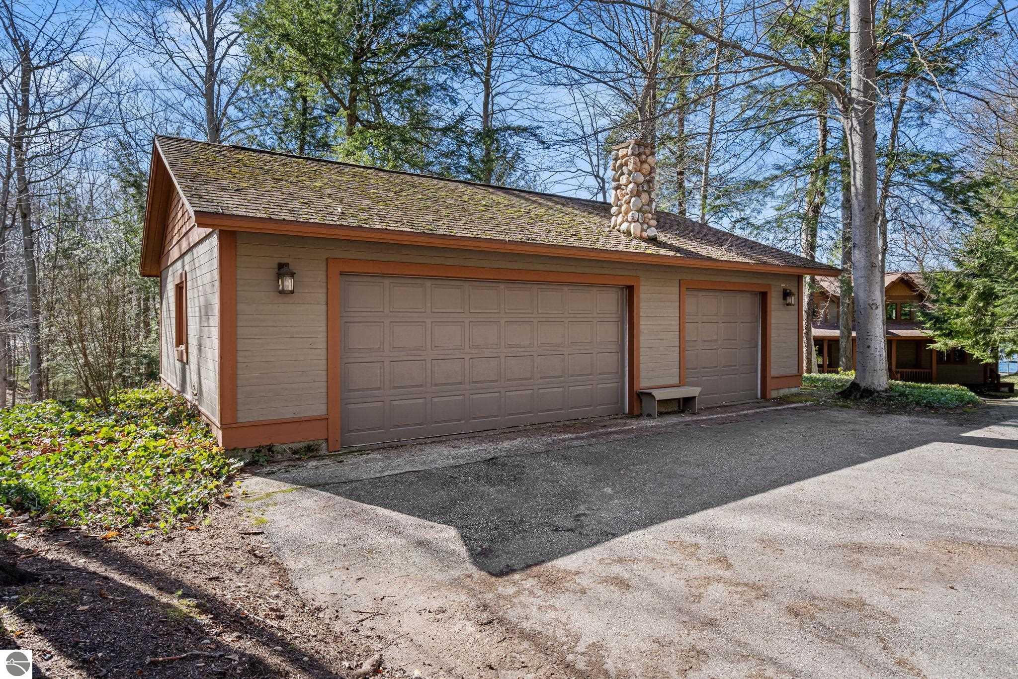 2962 Crescent Shores Drive