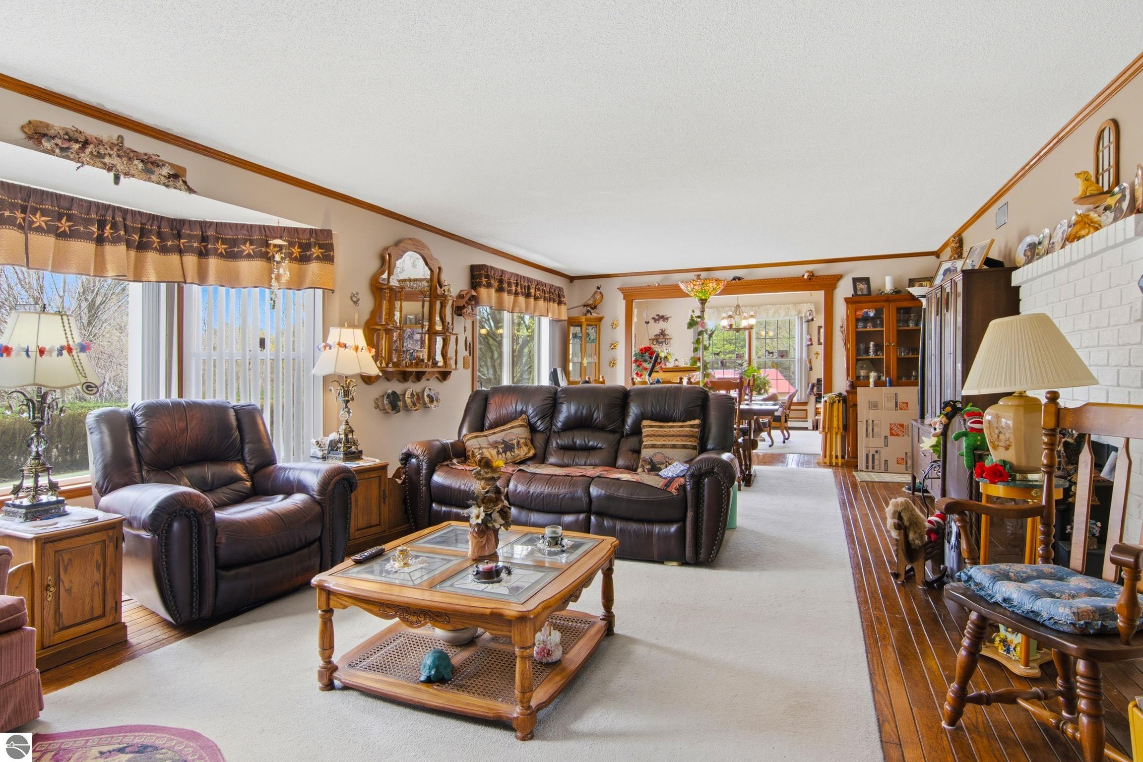 8124 Crisp Road