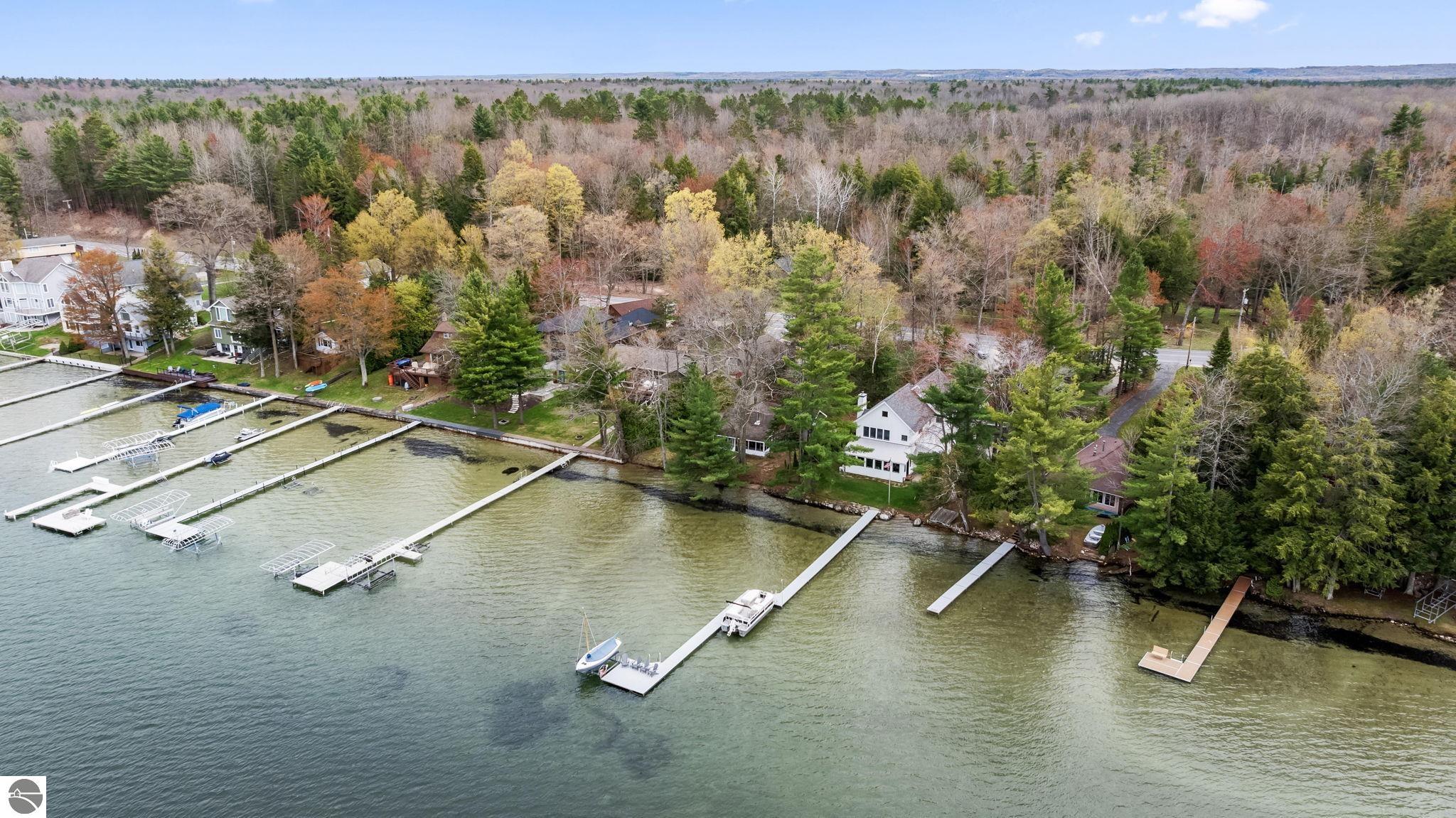 186 S South Long Lake Road