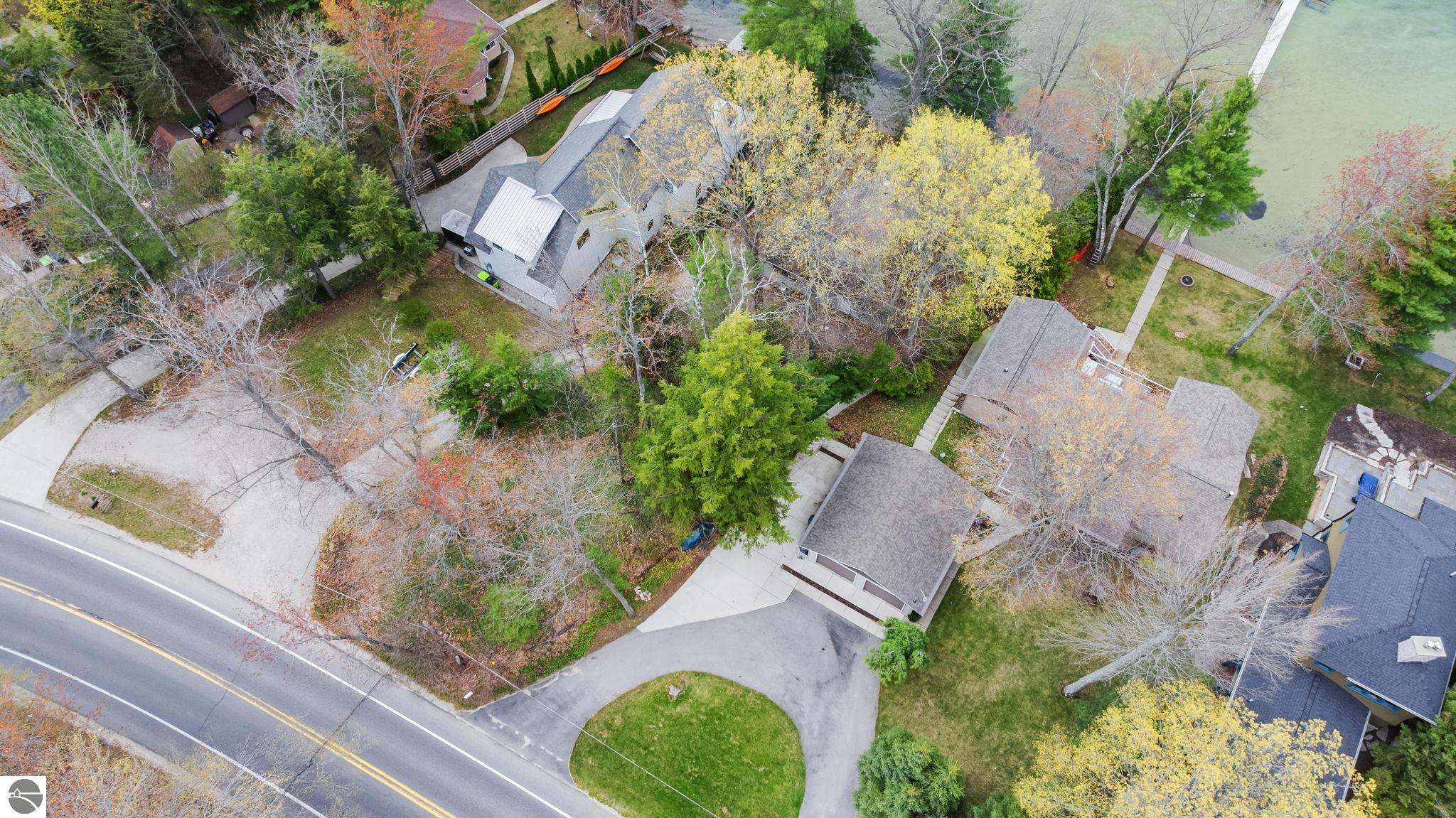 186 S South Long Lake Road