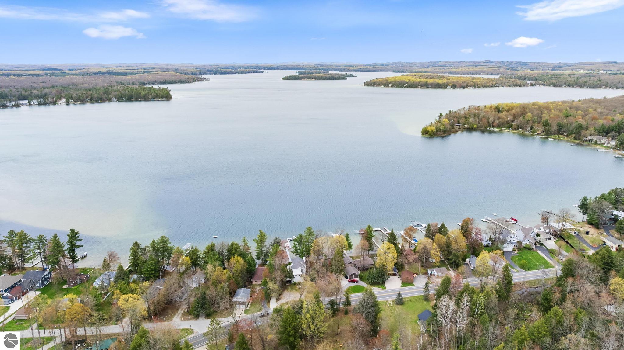 186 S South Long Lake Road