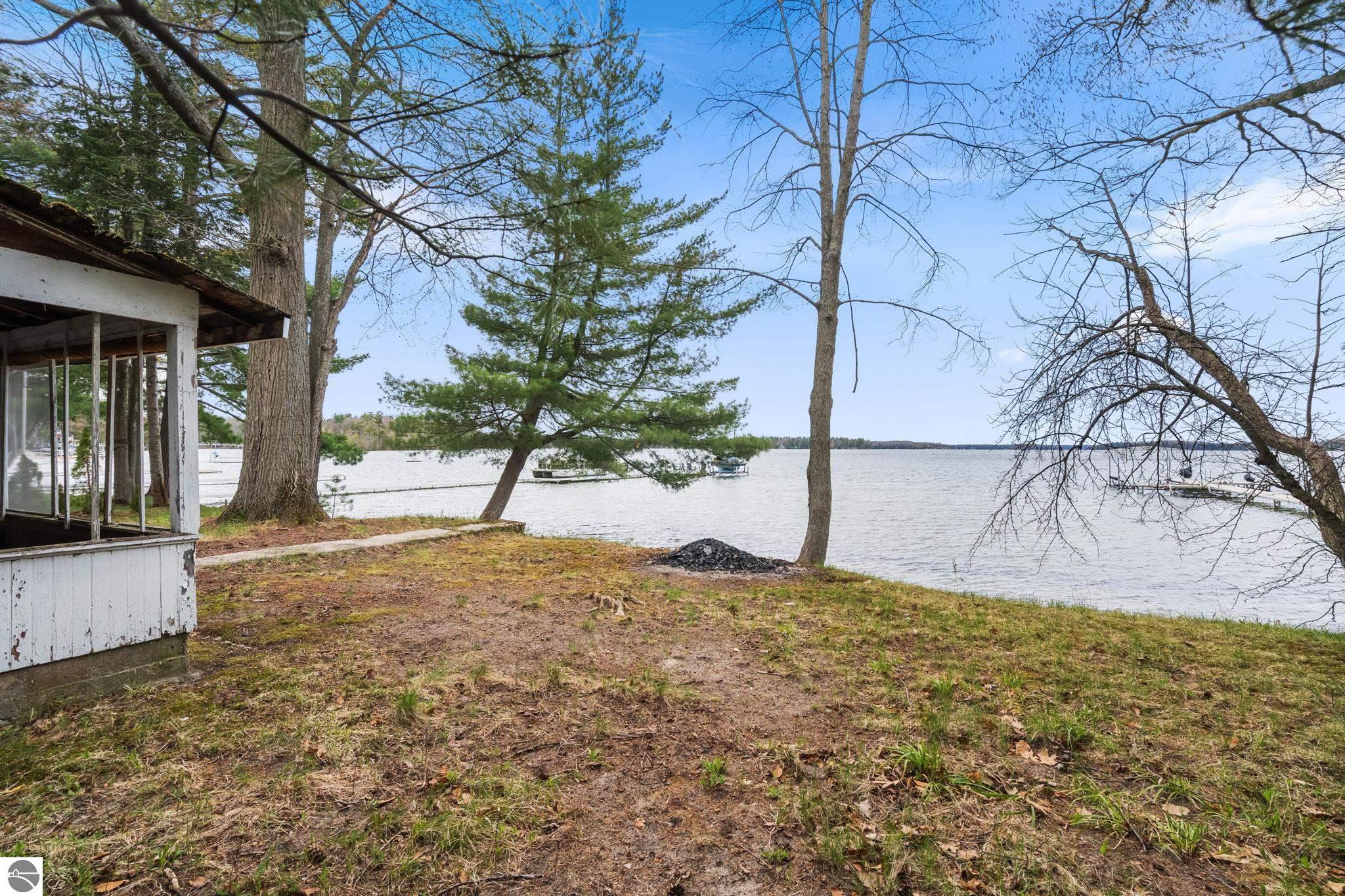 186 S South Long Lake Road