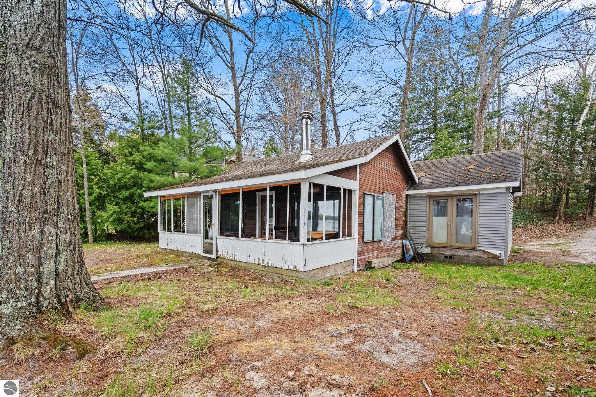 186 S South Long Lake Road