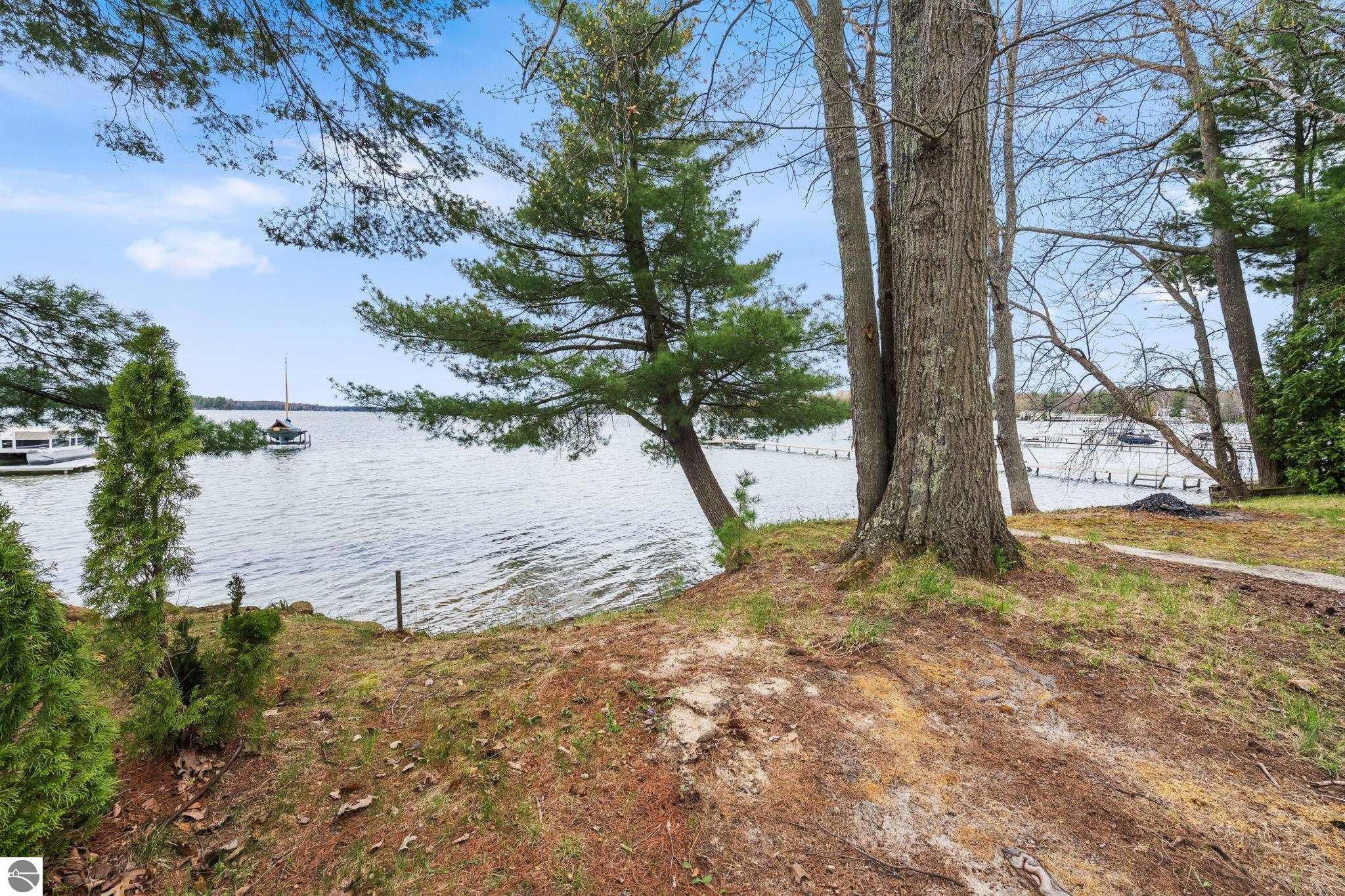 186 S South Long Lake Road