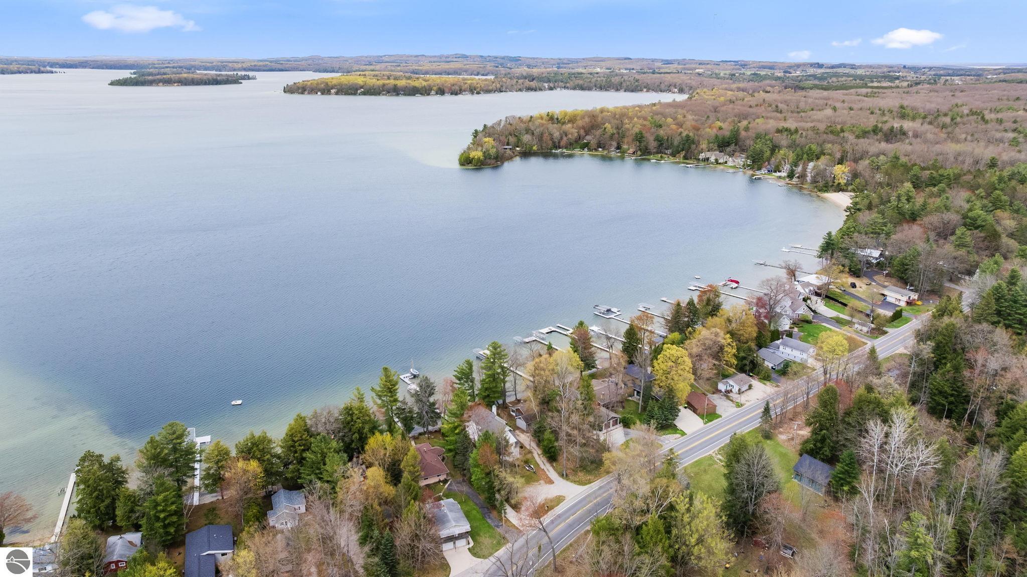 186 S South Long Lake Road