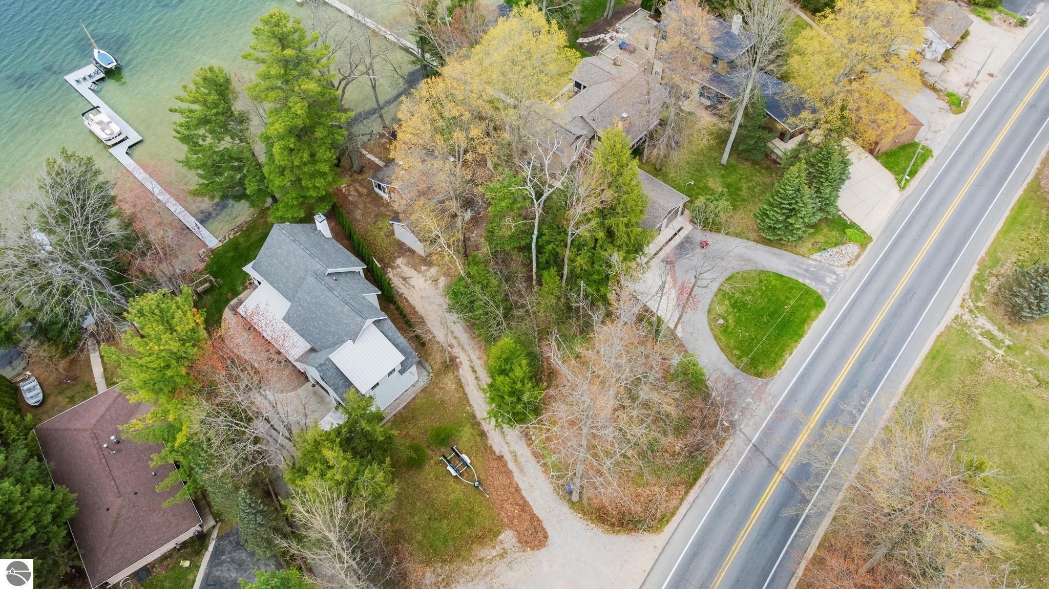 186 S South Long Lake Road