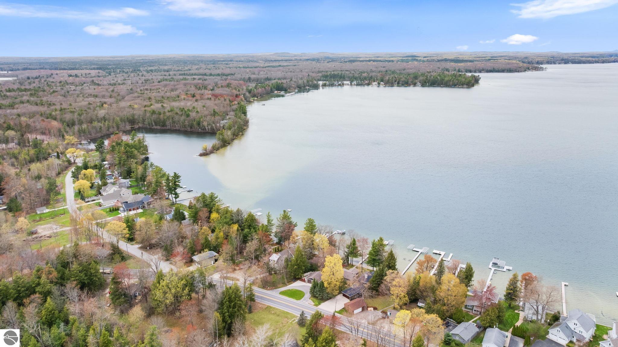 186 S South Long Lake Road