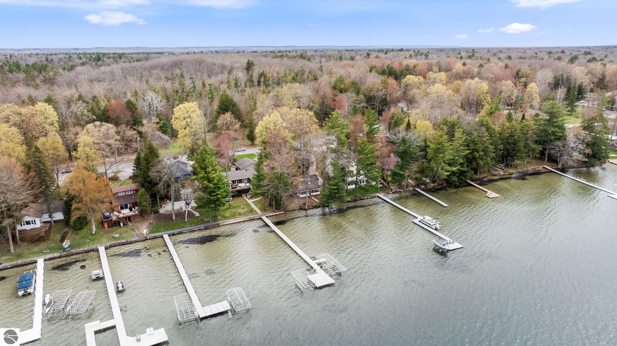 186 S South Long Lake Road