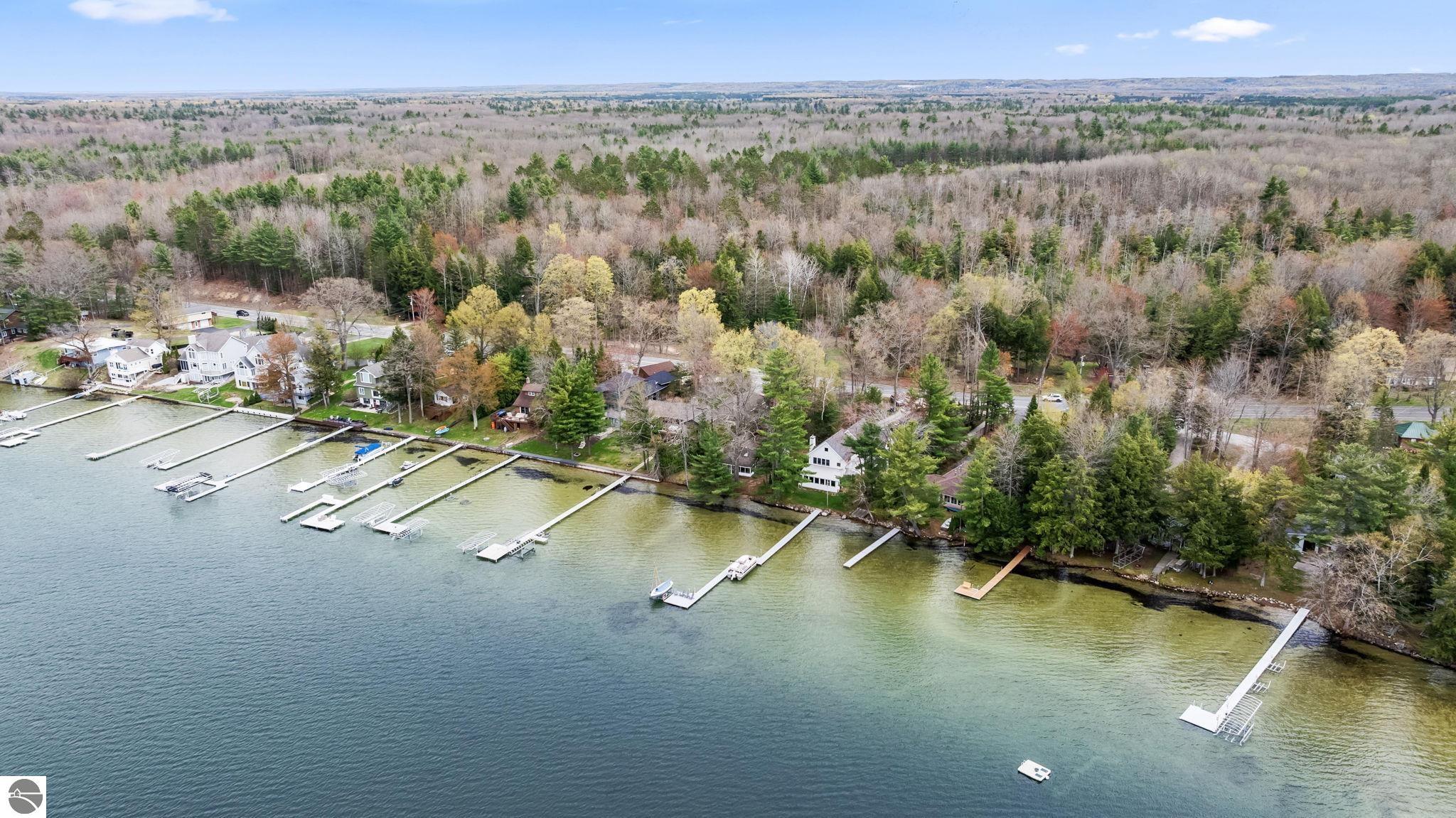 186 S South Long Lake Road