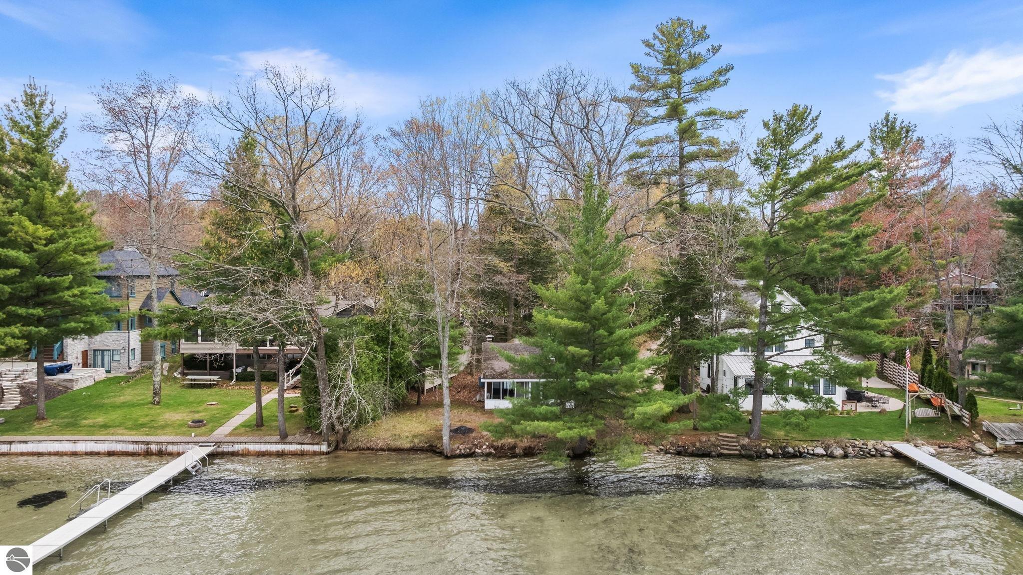186 S South Long Lake Road