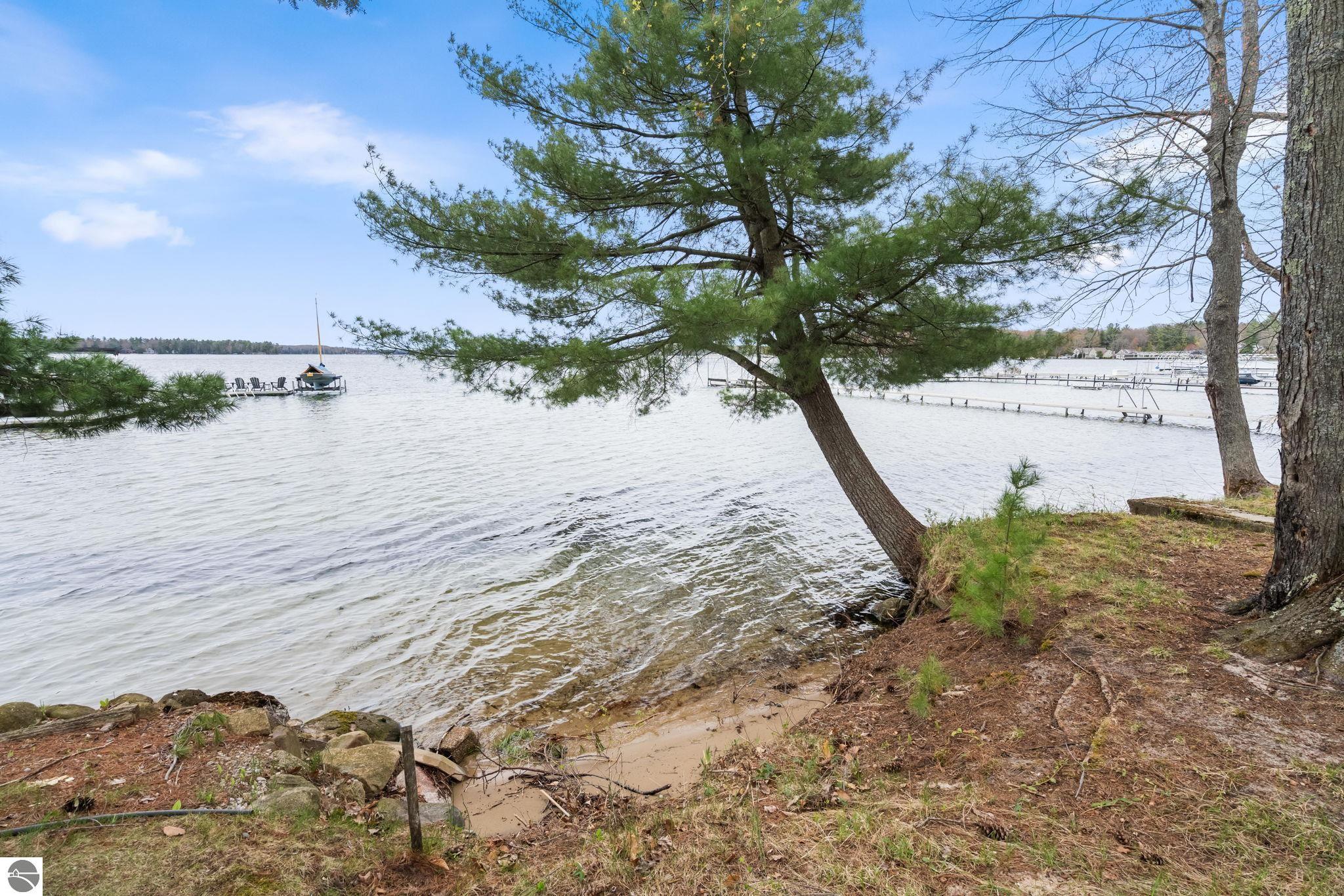 186 S South Long Lake Road
