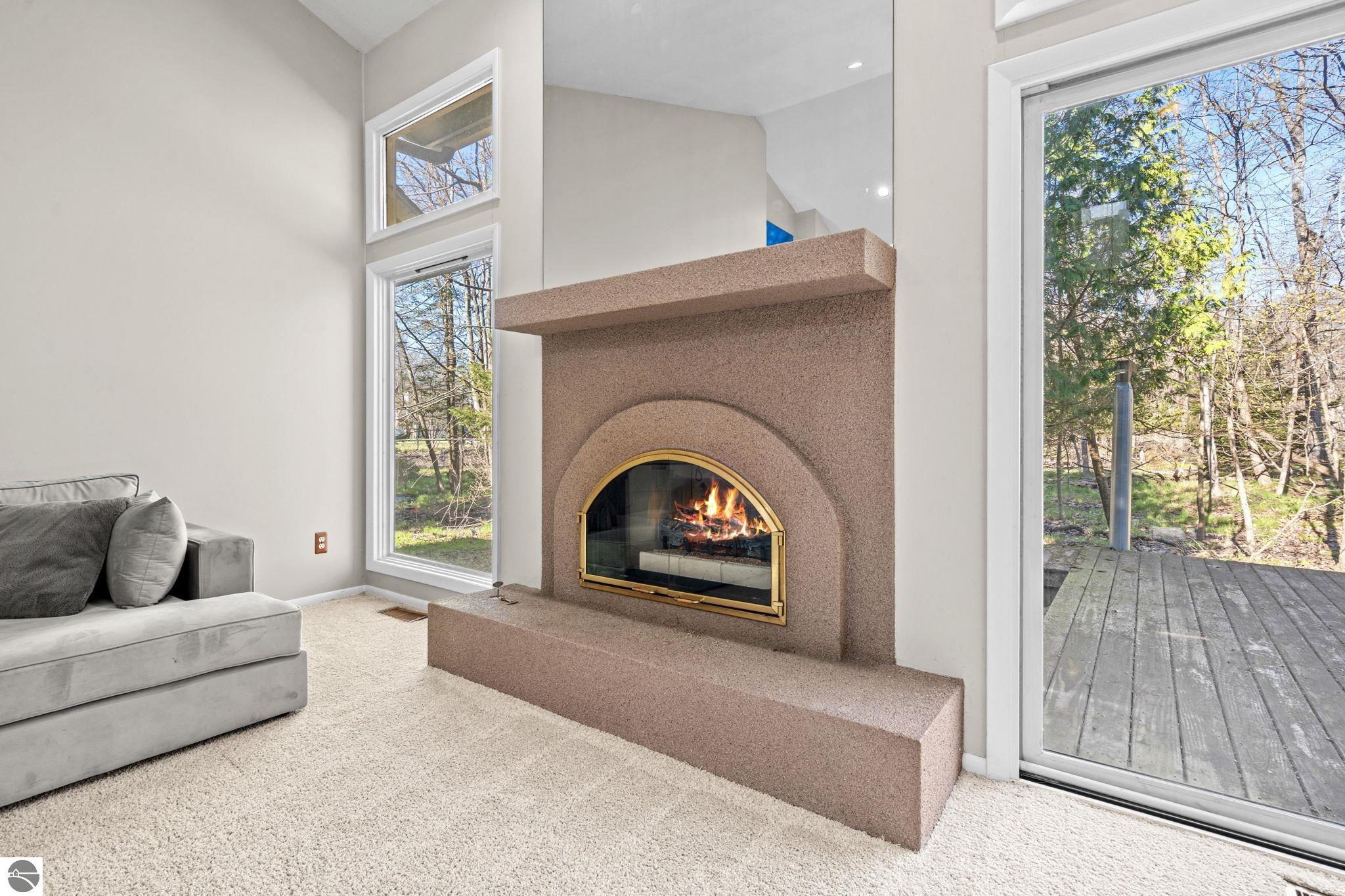 9045 North Pointe Woods