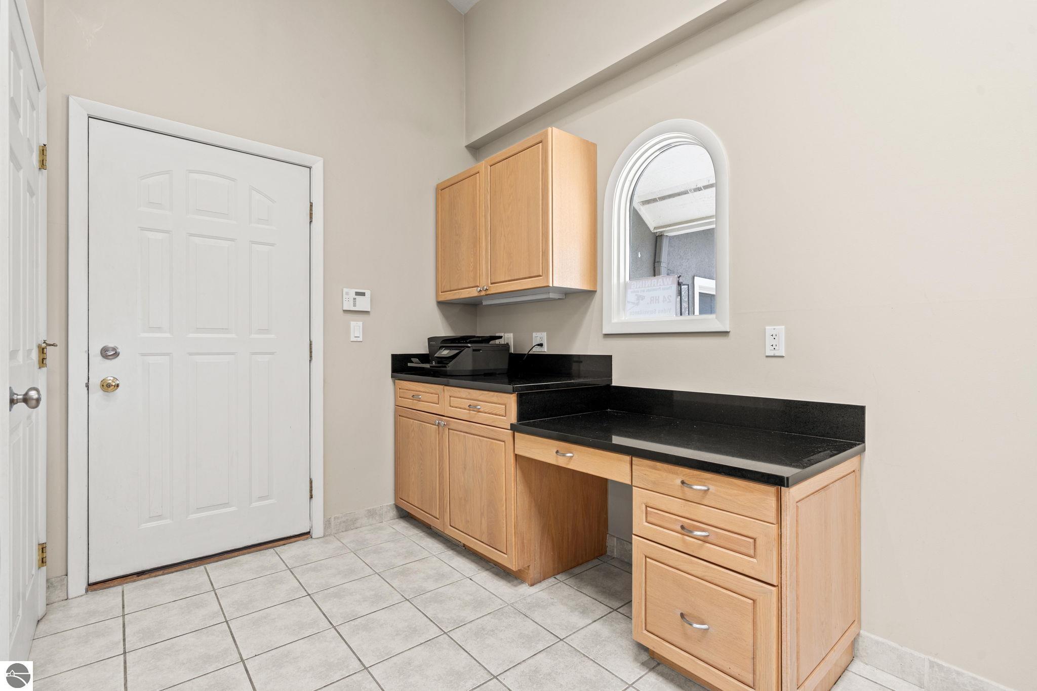 9045 North Pointe Woods