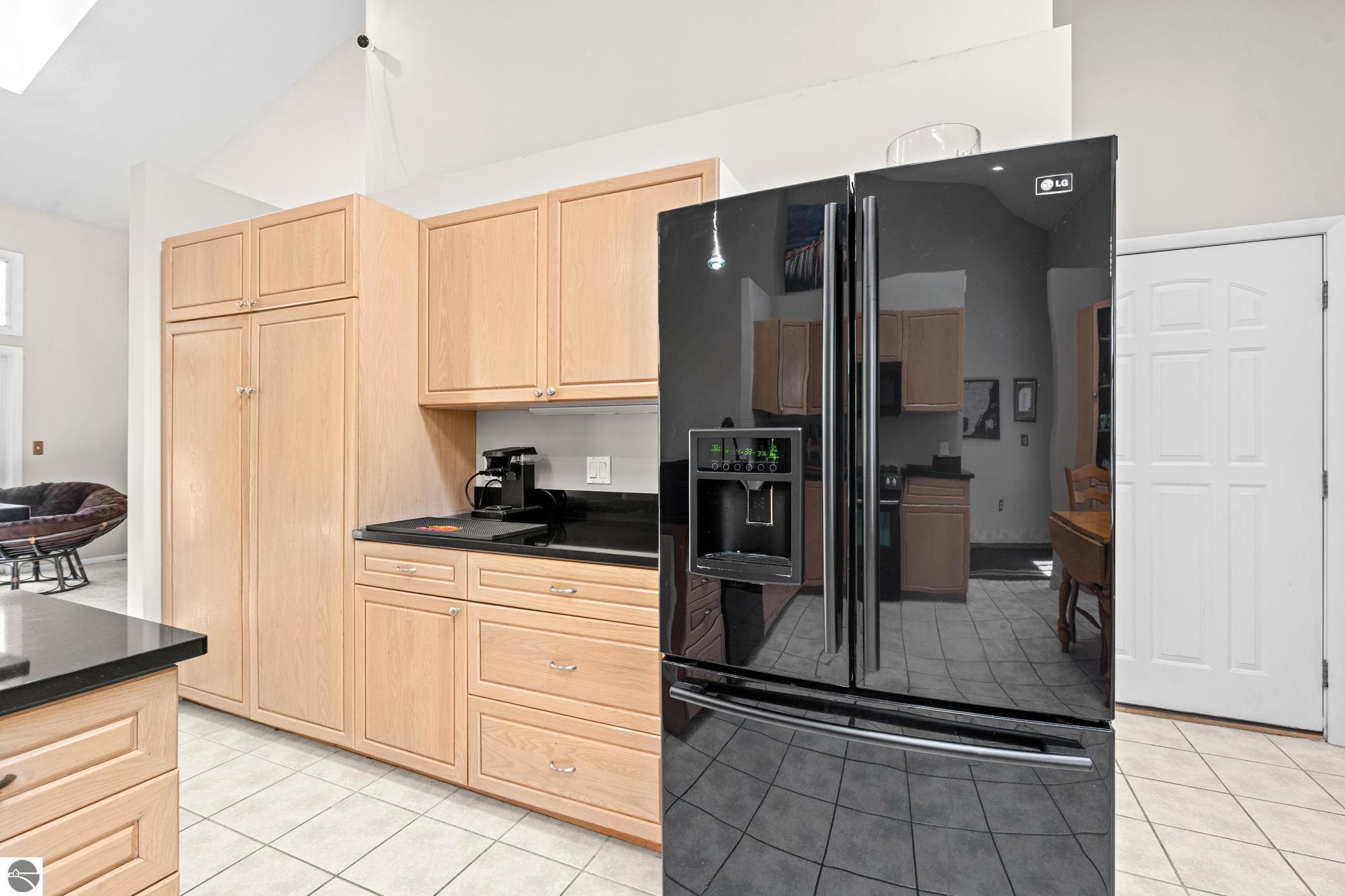 9045 North Pointe Woods