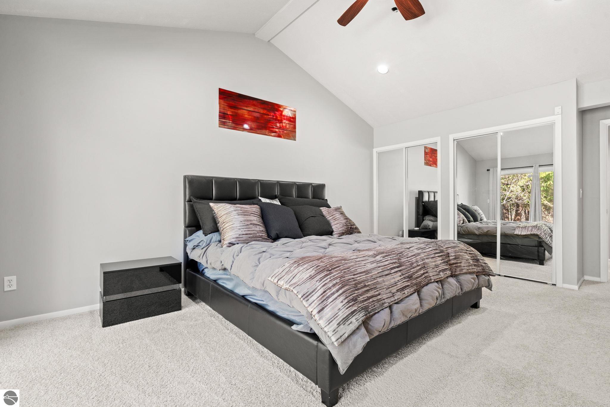9045 North Pointe Woods