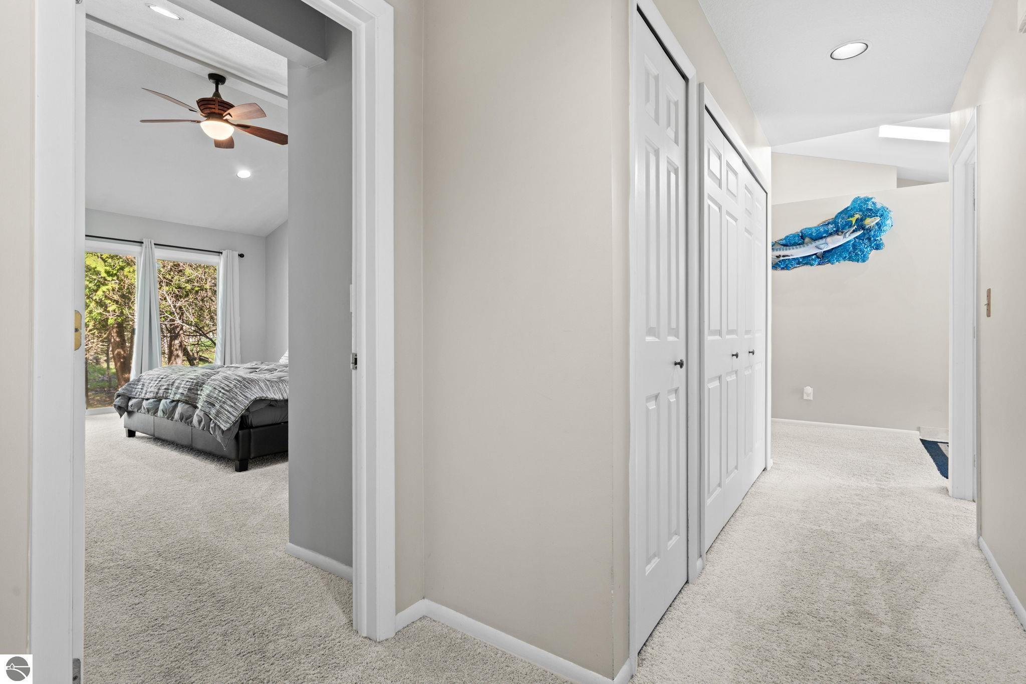 9045 North Pointe Woods