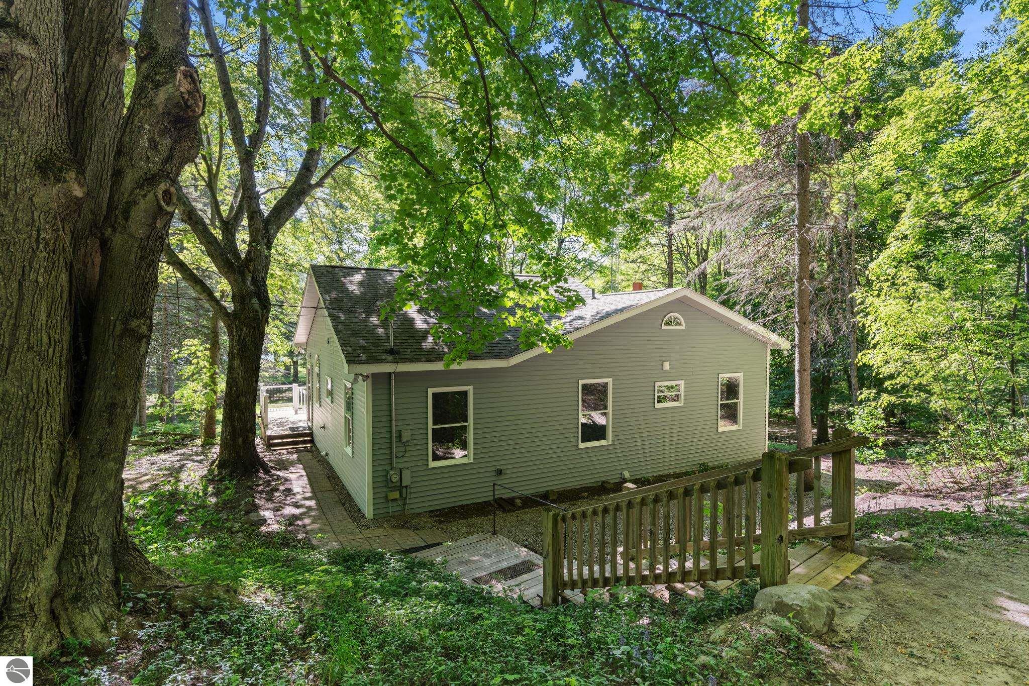 5252 Six Mile Lake Road