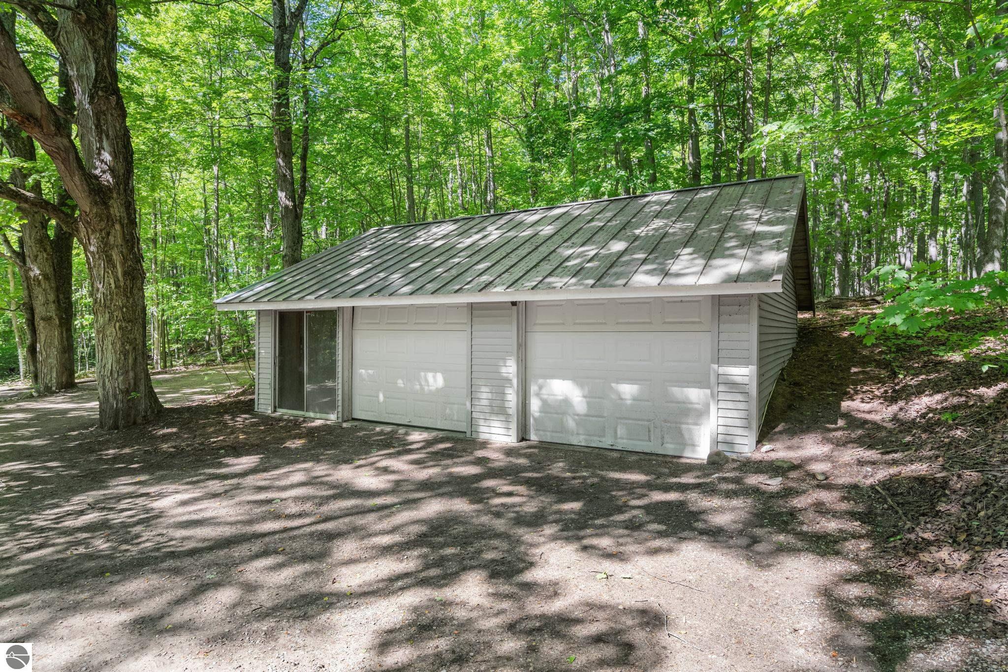 5252 Six Mile Lake Road